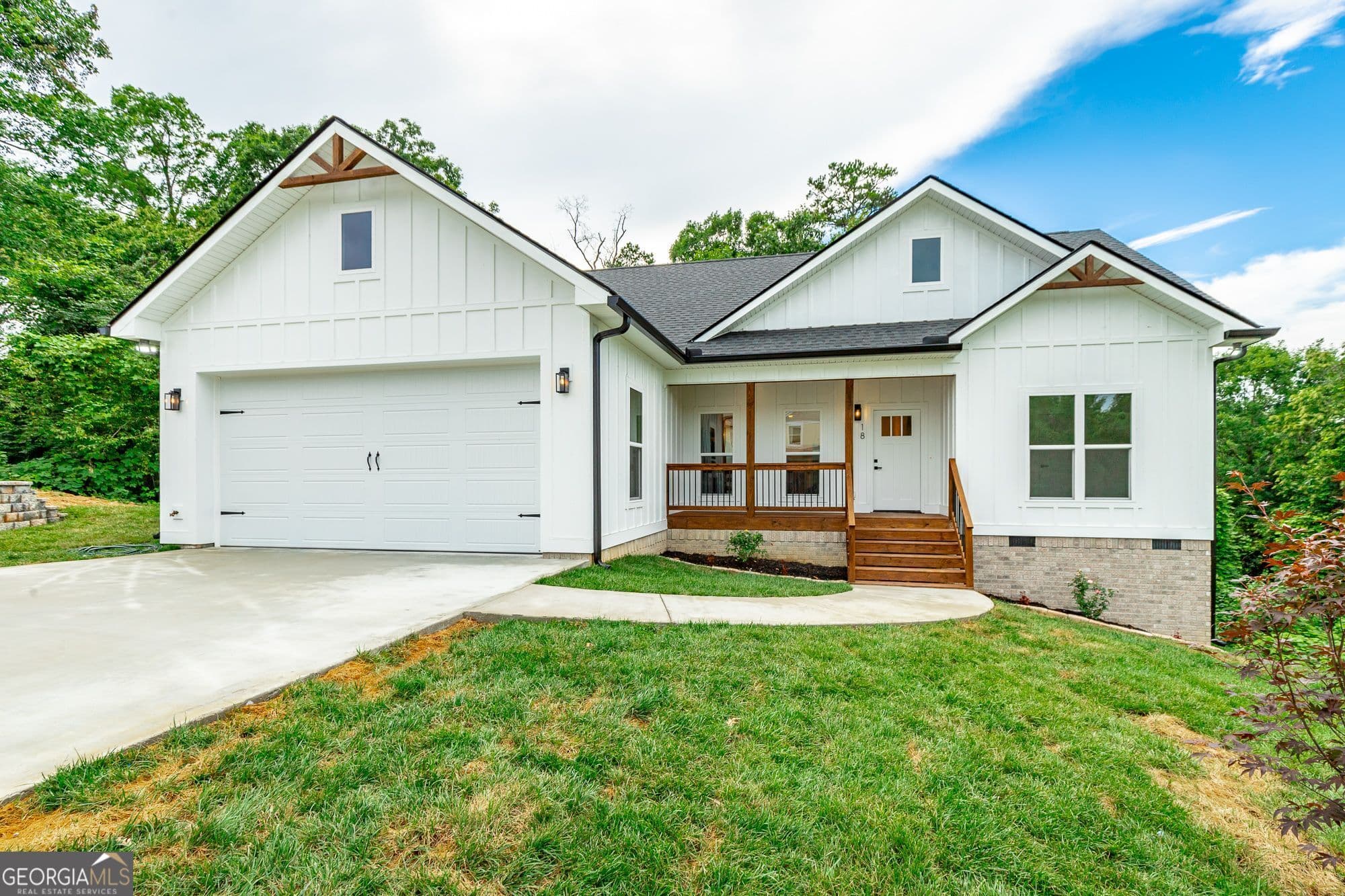 3 bedroom, 2 bathroom, 1,416 sq ft single family residence under contract at 18 Battle Bluff Drive, Rossville, GA 30741