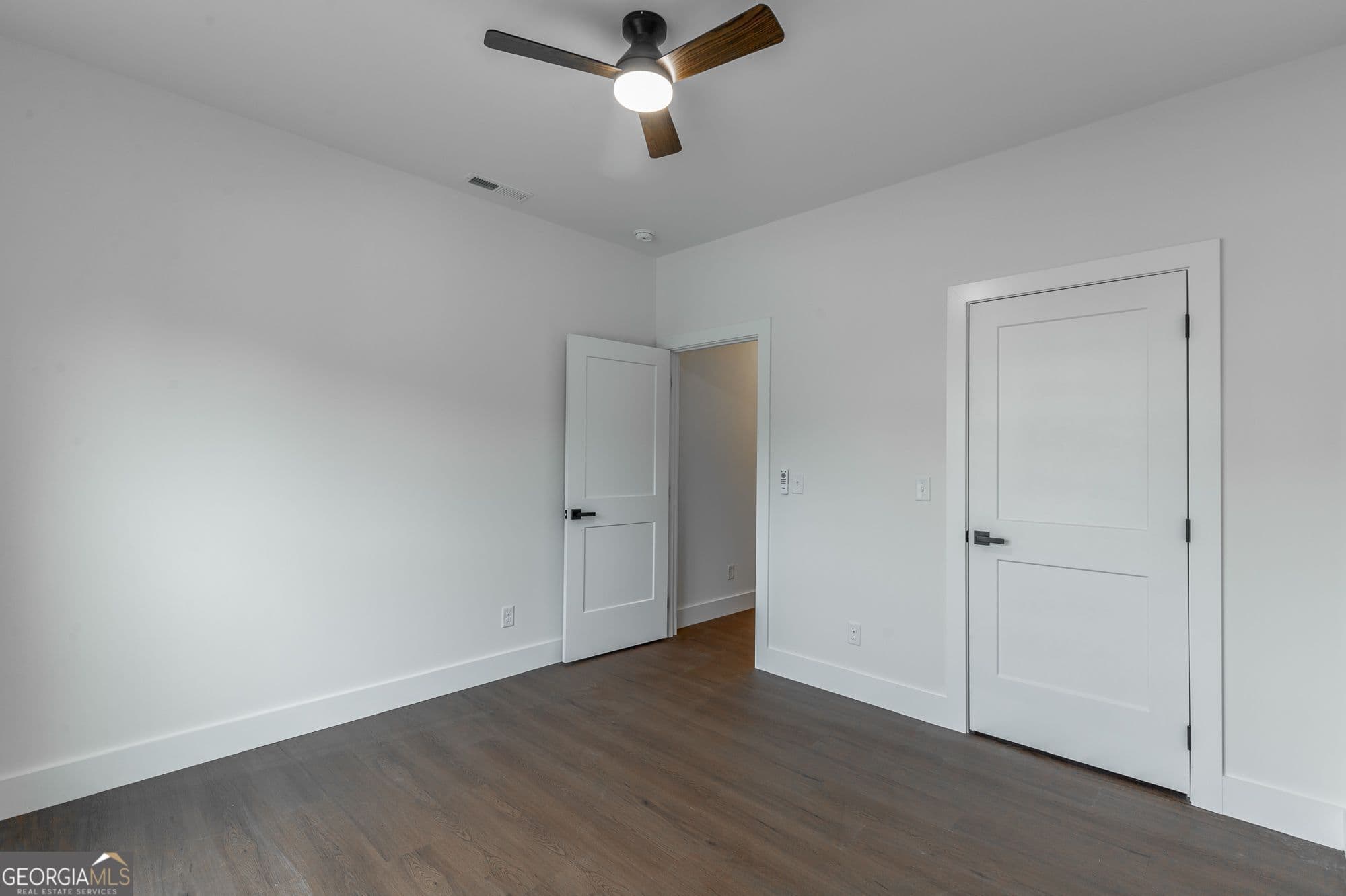 3 bedroom, 2 bathroom, 1,416 sq ft single family residence under contract at 18 Battle Bluff Drive, Rossville, GA 30741 — photo 5