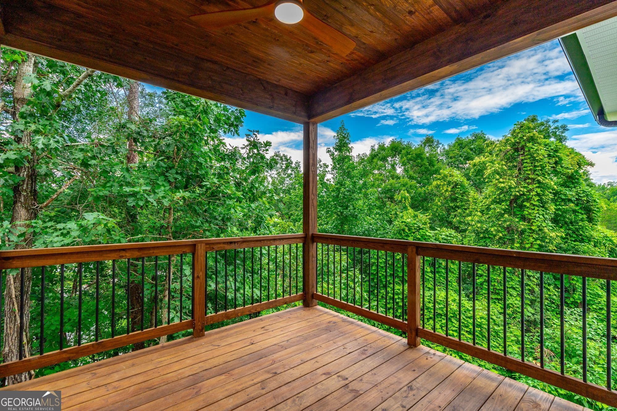 3 bedroom, 2 bathroom, 1,416 sq ft single family residence under contract at 18 Battle Bluff Drive, Rossville, GA 30741 — photo 4
