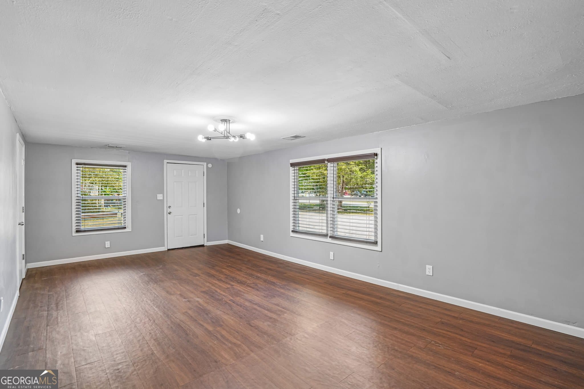 3 bedroom, 2 bathroom, 1,712 sq ft single family residence for sale at 1042 Main Street, Whitesburg, GA 30185 — photo 7