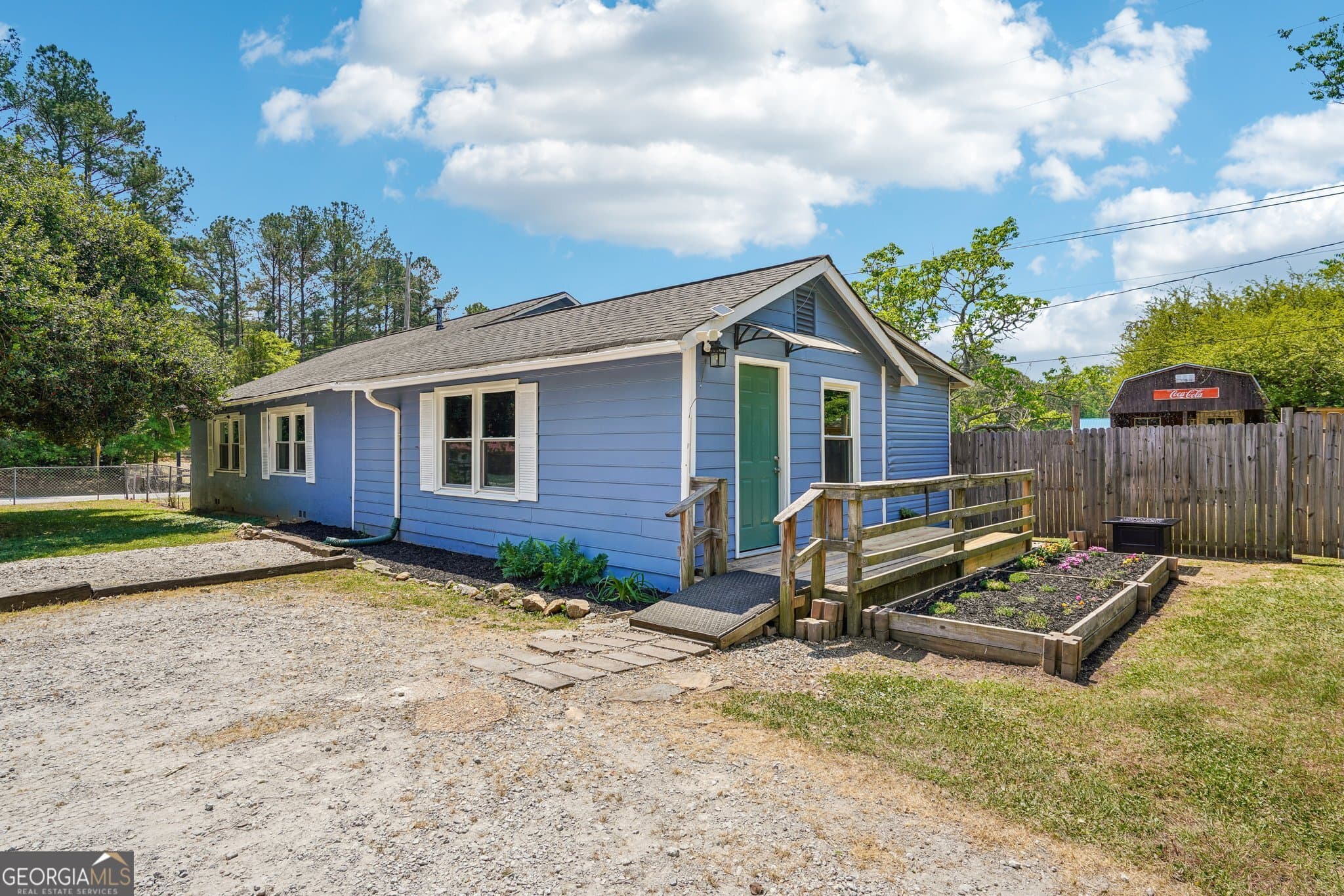 3 bedroom, 2 bathroom, 1,712 sq ft single family residence for sale at 1042 Main Street, Whitesburg, GA 30185 — photo 1 of 32