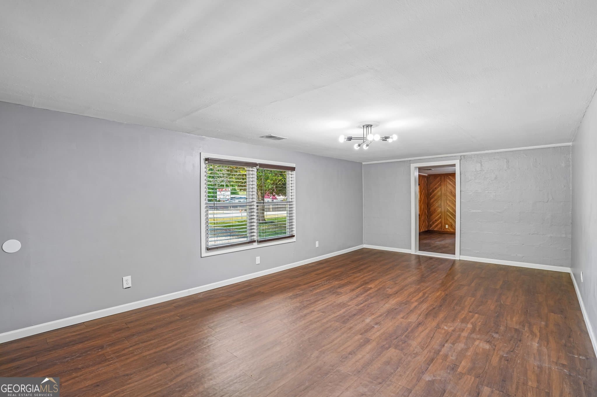 3 bedroom, 2 bathroom, 1,712 sq ft single family residence for sale at 1042 Main Street, Whitesburg, GA 30185 — photo 5