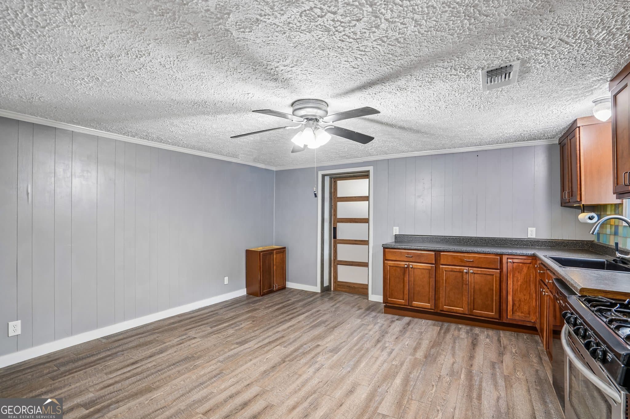 3 bedroom, 2 bathroom, 1,712 sq ft single family residence for sale at 1042 Main Street, Whitesburg, GA 30185 — photo 10