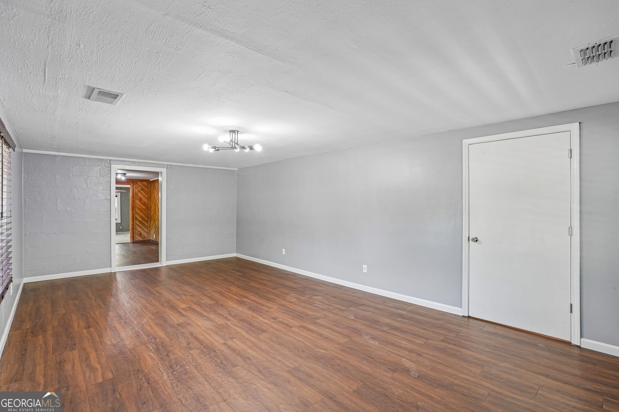 3 bedroom, 2 bathroom, 1,712 sq ft single family residence for sale at 1042 Main Street, Whitesburg, GA 30185 — photo 4