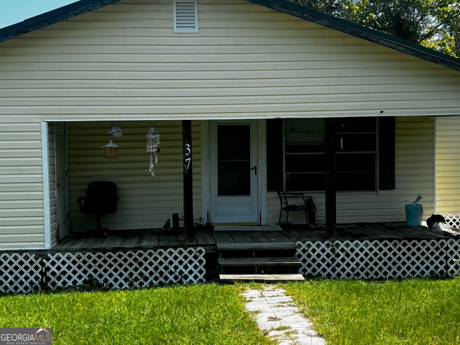 3 bedroom, 2.5 bathroom, 1,423 sq ft single family residence for sale at 37 S Jackson Avenue, Mcrae-Helena, GA 31037 — photo 2