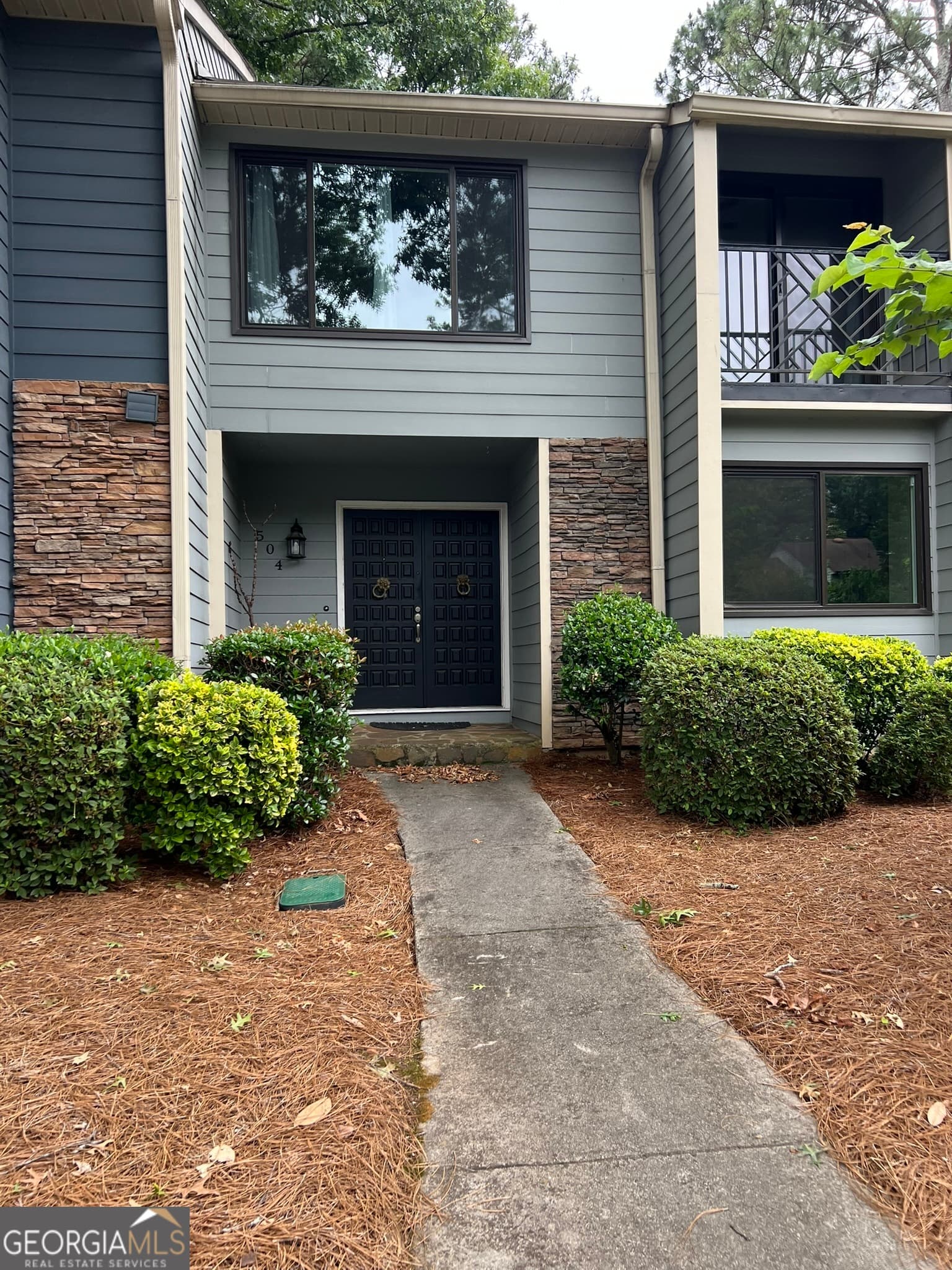 3 bedroom, 3.5 bathroom, 1,845 sq ft condominium sold at 504 Sutters Point, Sandy Springs, GA 30328