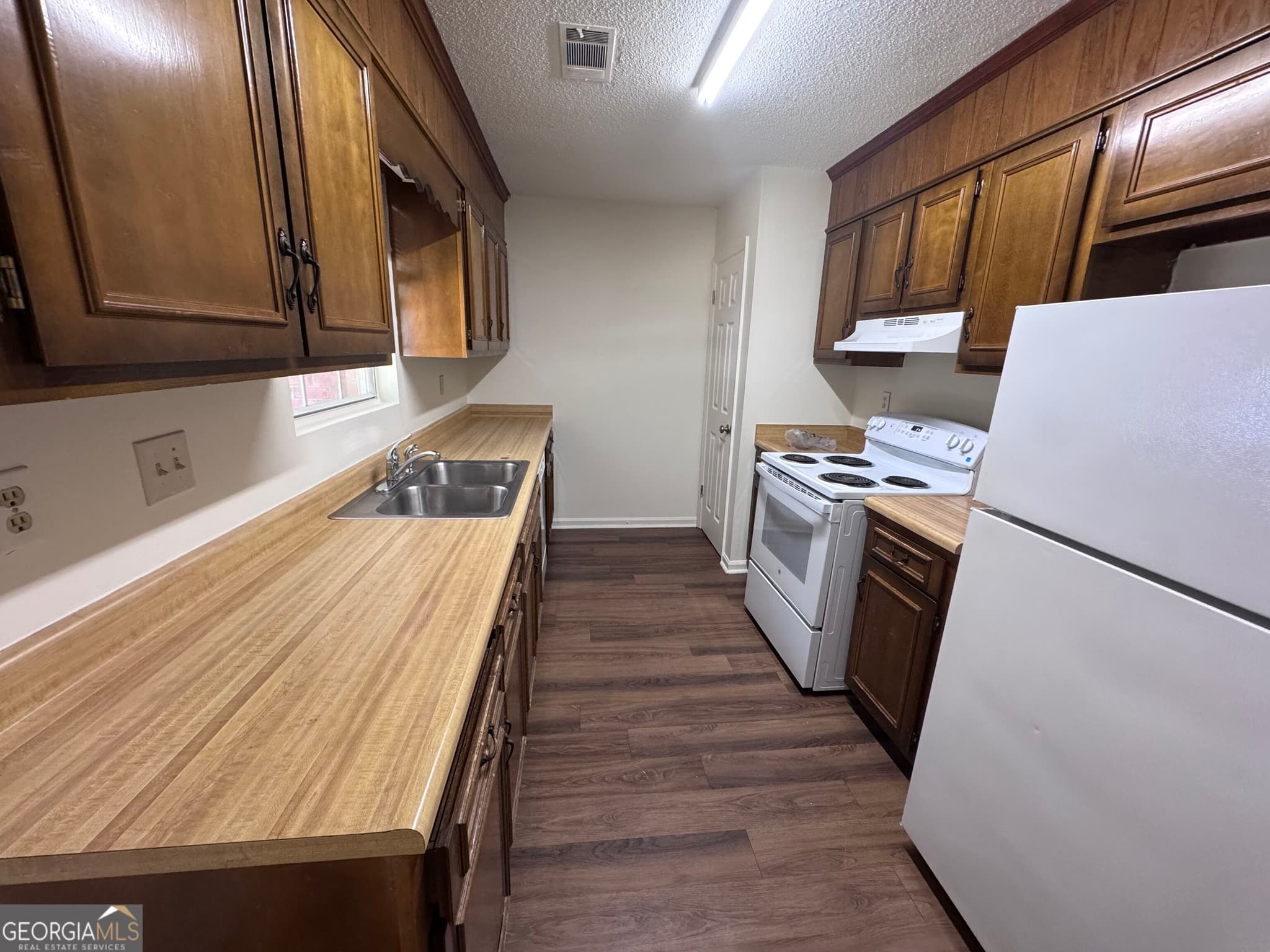 2 bedroom, 2 bathroom, 1,188 sq ft duplex for rent at 1507 Claxton Dairy Road, Dublin, GA 31021 for $1,100 a month — photo 5