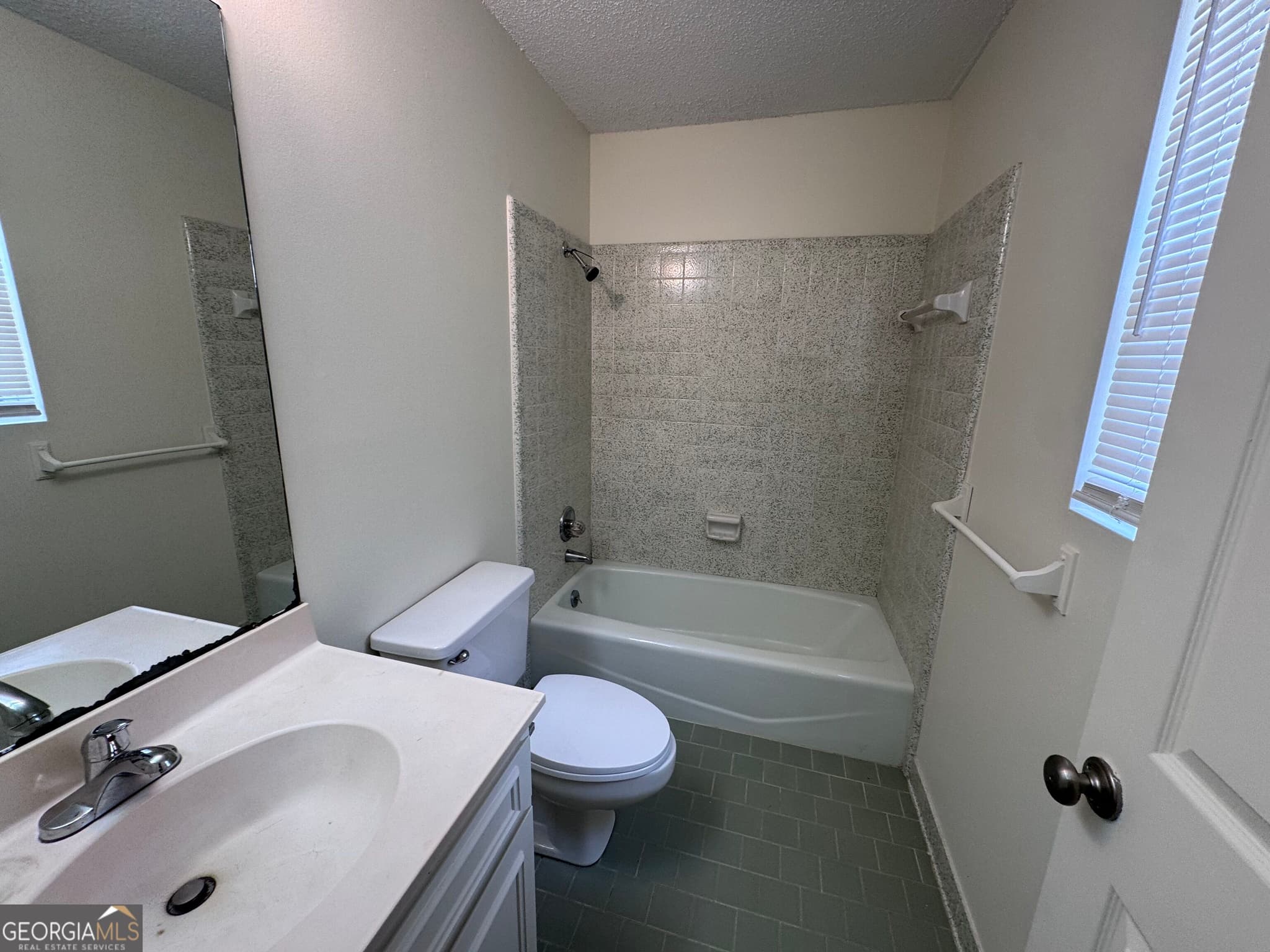 2 bedroom, 2 bathroom, 1,188 sq ft duplex for rent at 1507 Claxton Dairy Road, Dublin, GA 31021 for $1,100 a month — photo 4