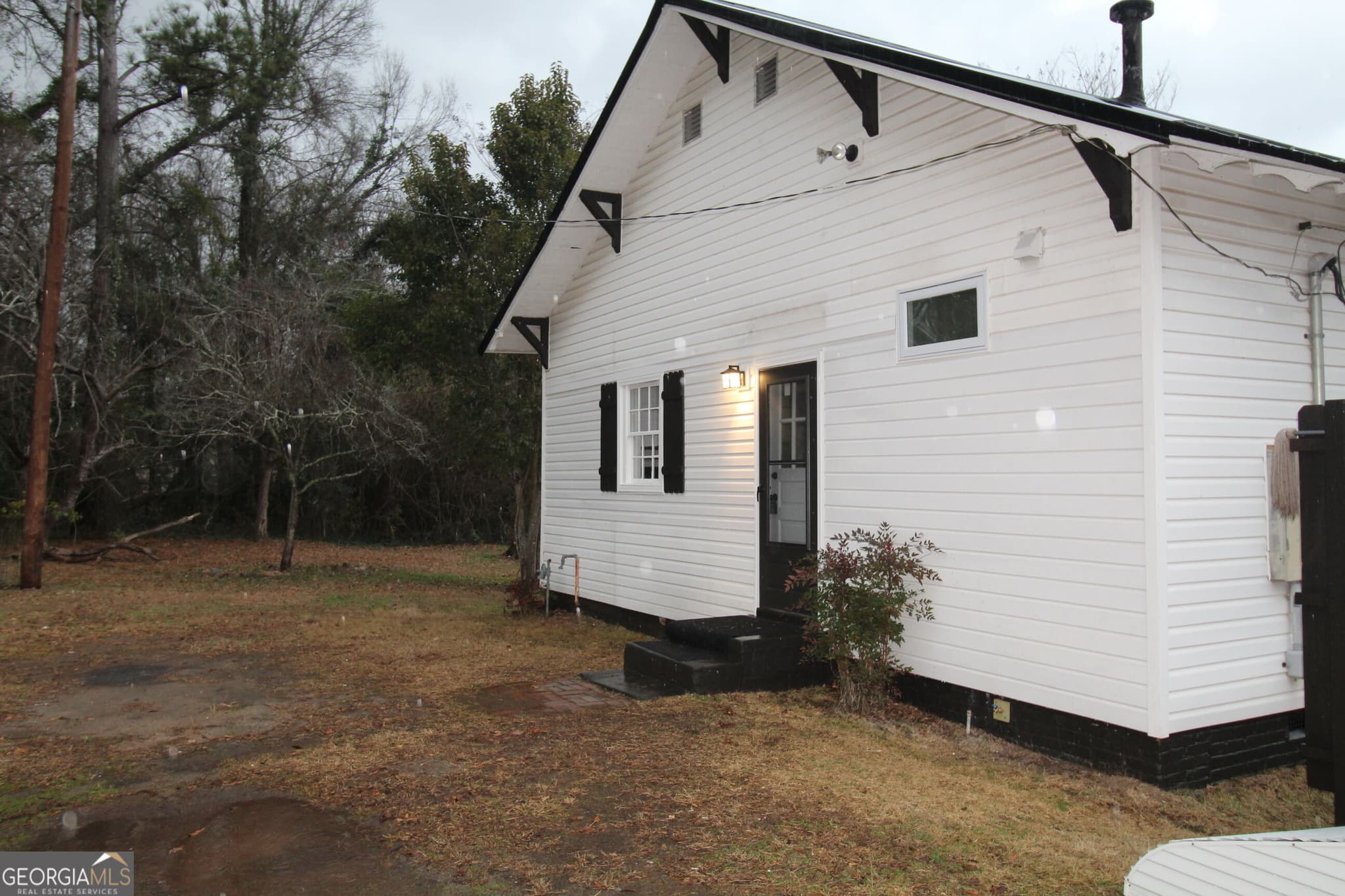 2 bedroom, 1 bathroom, 1,064 sq ft single family residence for rent at 402 Jefferson Street, Lagrange, GA 30240 for $1,350 a month — photo 3