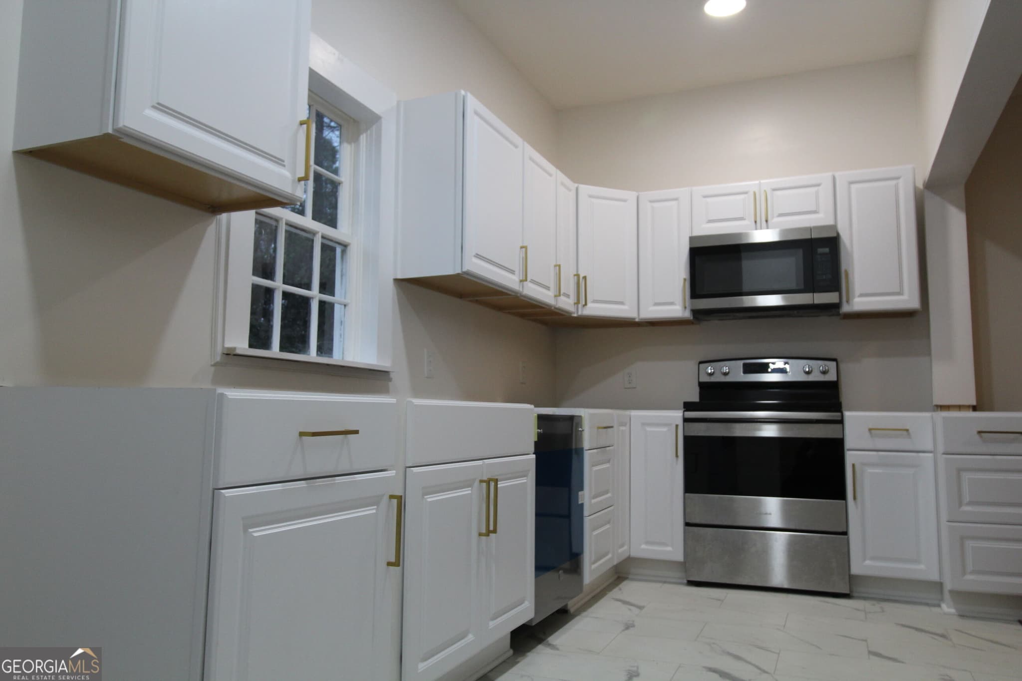 2 bedroom, 1 bathroom, 1,064 sq ft single family residence for rent at 402 Jefferson Street, Lagrange, GA 30240 for $1,350 a month — photo 4