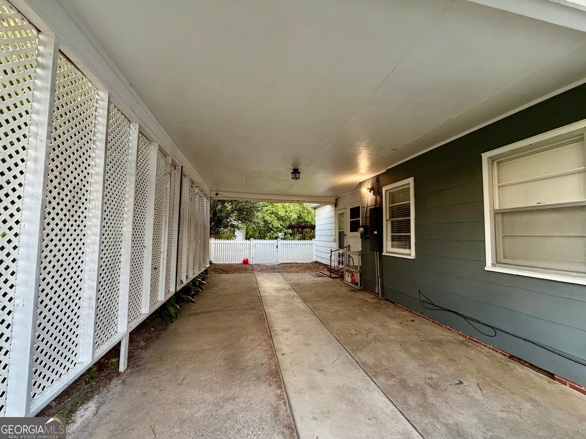 3 bedroom, 3 bathroom, 2,106 sq ft single family residence for sale at 36 Huckabee Street, Mcrae, GA 31055 — photo 2
