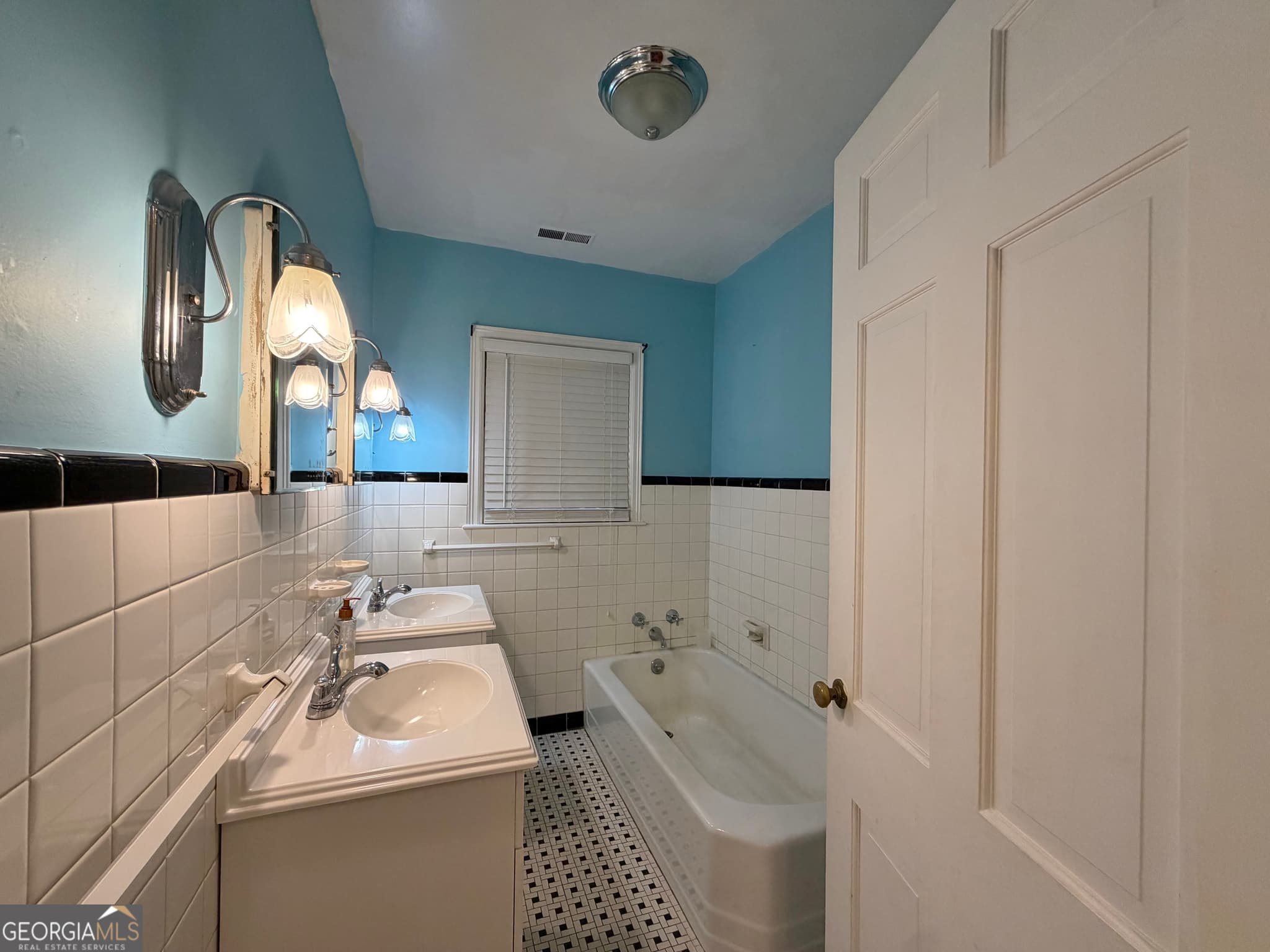 3 bedroom, 3 bathroom, 2,106 sq ft single family residence for sale at 36 Huckabee Street, Mcrae, GA 31055 — photo 7