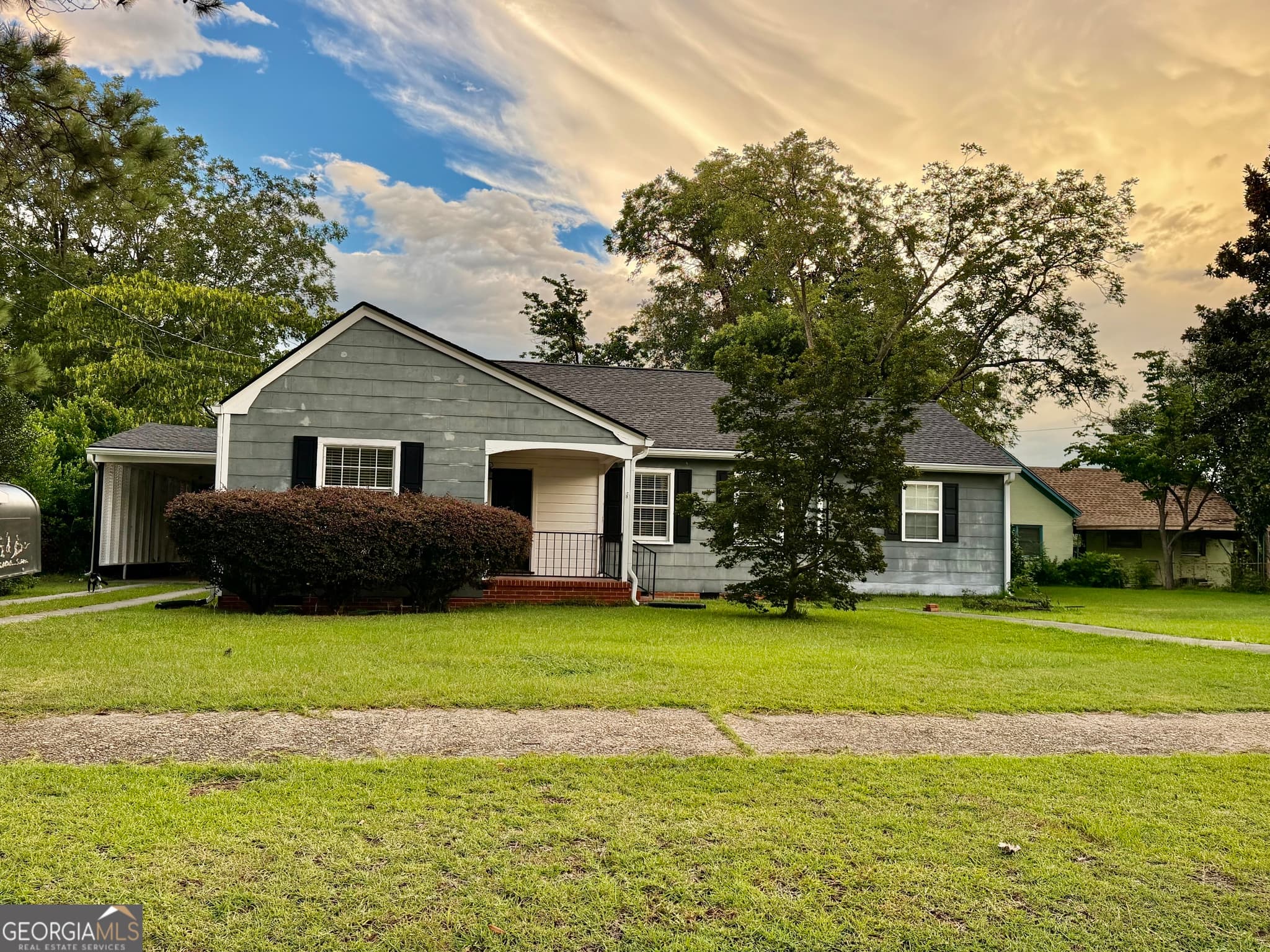 3 bedroom, 3 bathroom, 2,106 sq ft single family residence for sale at 36 Huckabee Street, Mcrae, GA 31055