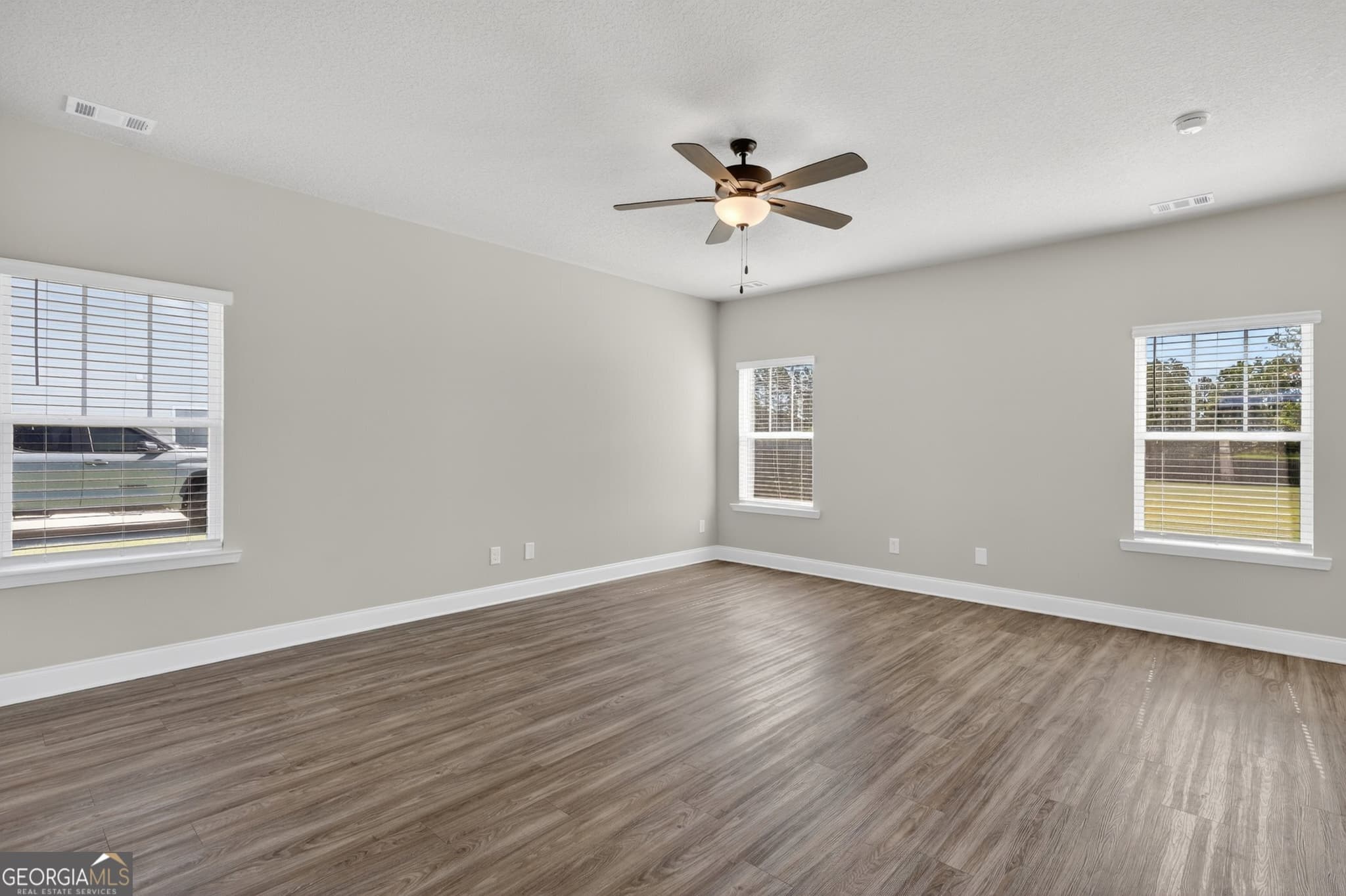 4 bedroom, 2.5 bathroom, 2,324 sq ft single family residence for sale at 209 Archer Road, Statesboro, GA 30461 — photo 4