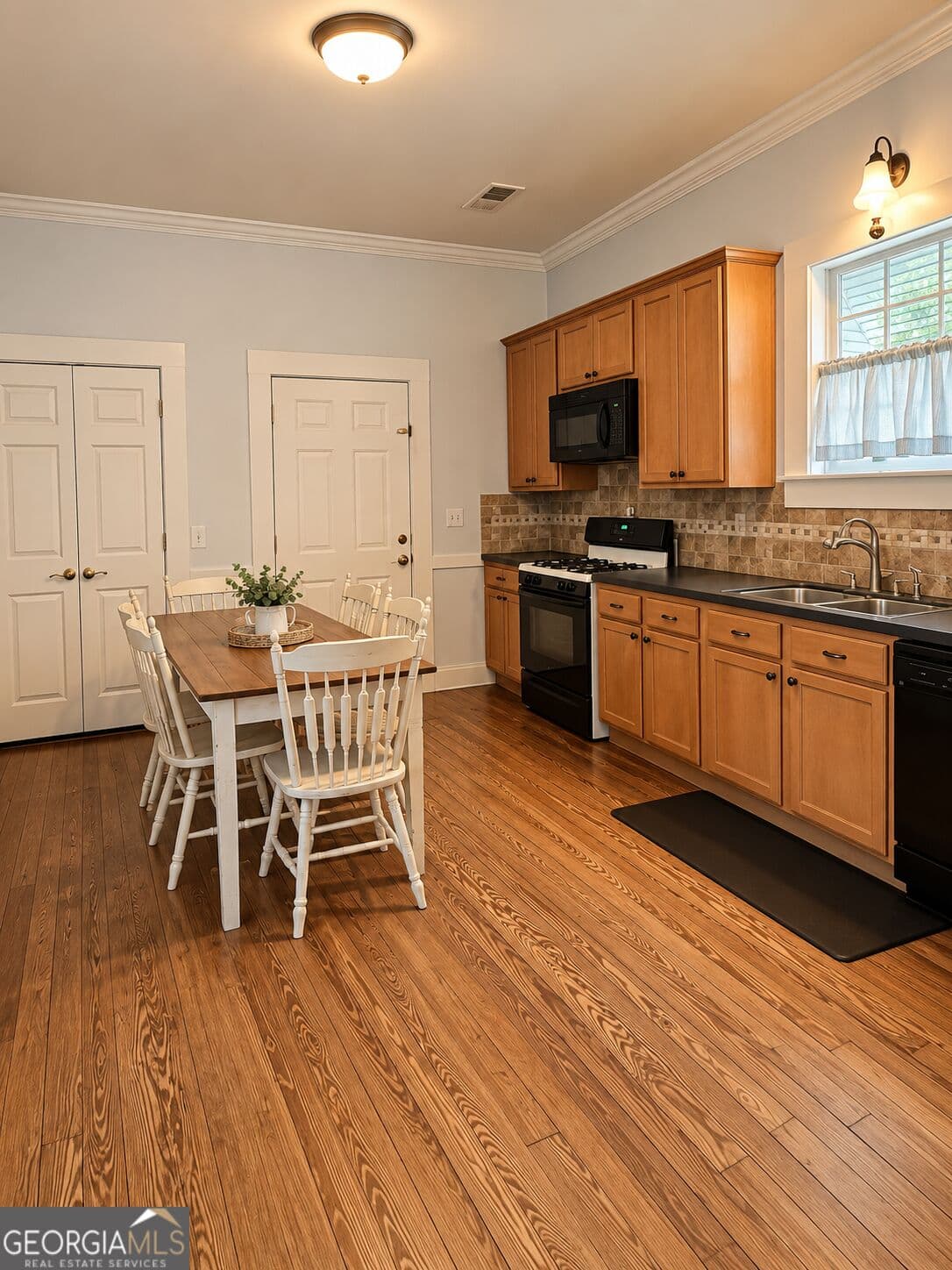 2 bedroom, 1 bathroom, 1,102 sq ft single family residence for sale at 1627 Broad Street, Conyers, GA 30012 — photo 6