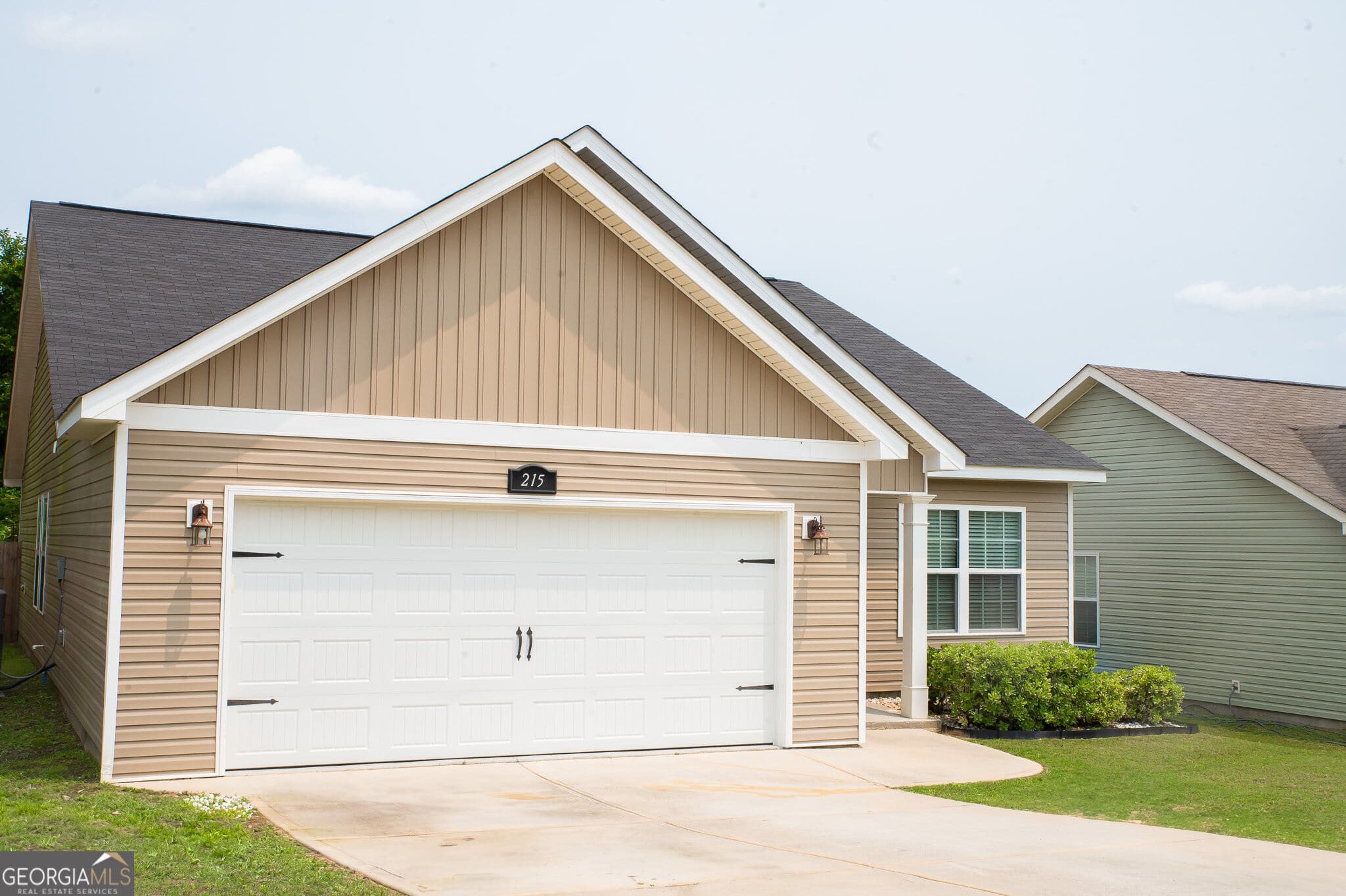 3 bedroom, 2 bathroom, 1,431 sq ft single family residence for sale at 215 Allentown Lane, Macon, GA 31216 — photo 3