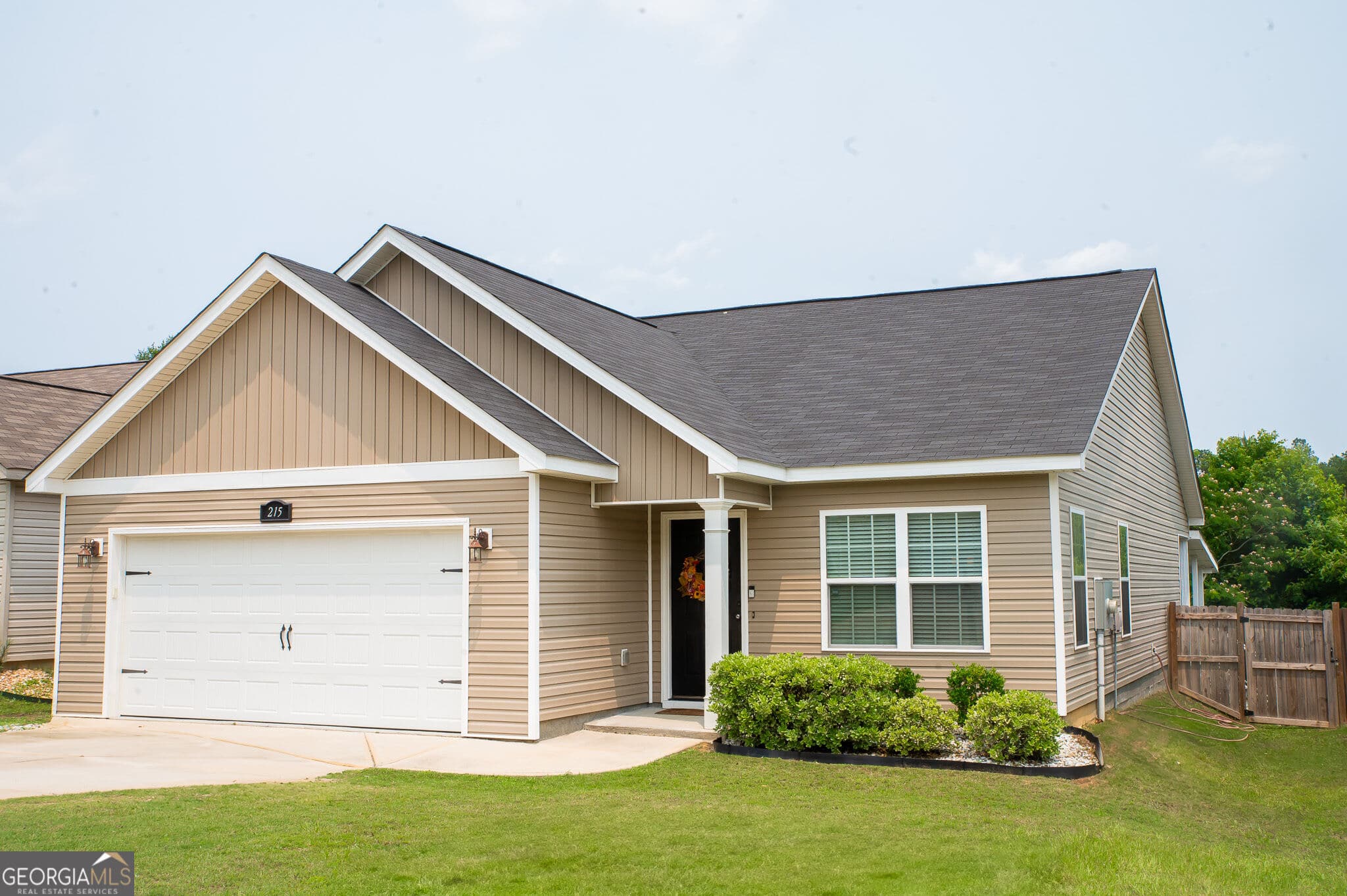 3 bedroom, 2 bathroom, 1,431 sq ft single family residence for sale at 215 Allentown Lane, Macon, GA 31216 — photo 4