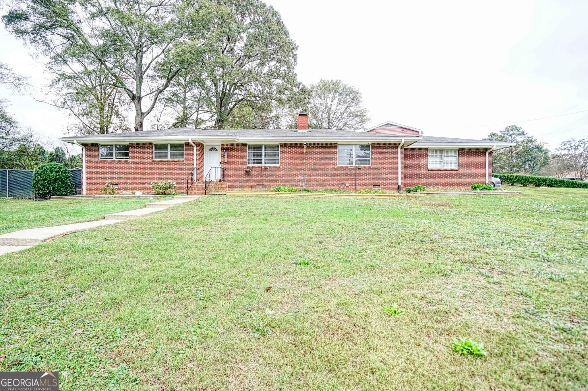 3 bedroom, 2.5 bathroom single family residence for sale at 680 Sherwood Drive, Jonesboro, GA 30236 — photo 1 of 36