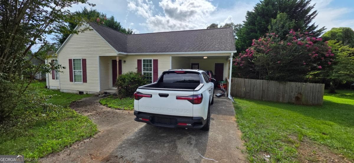 3 bedroom, 2 bathroom, 1,074 sq ft single family residence for rent at 5831 Fieldstone Court, Clermont, GA 30527 for $1,720 a month — photo 1 of 1
