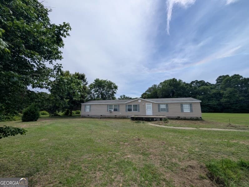 4 bedroom, 2 bathroom, 2,140 sq ft manufactured home,single family residence for sale at 301 Cottonton Road, Pittsview, AL 36871 — photo 2
