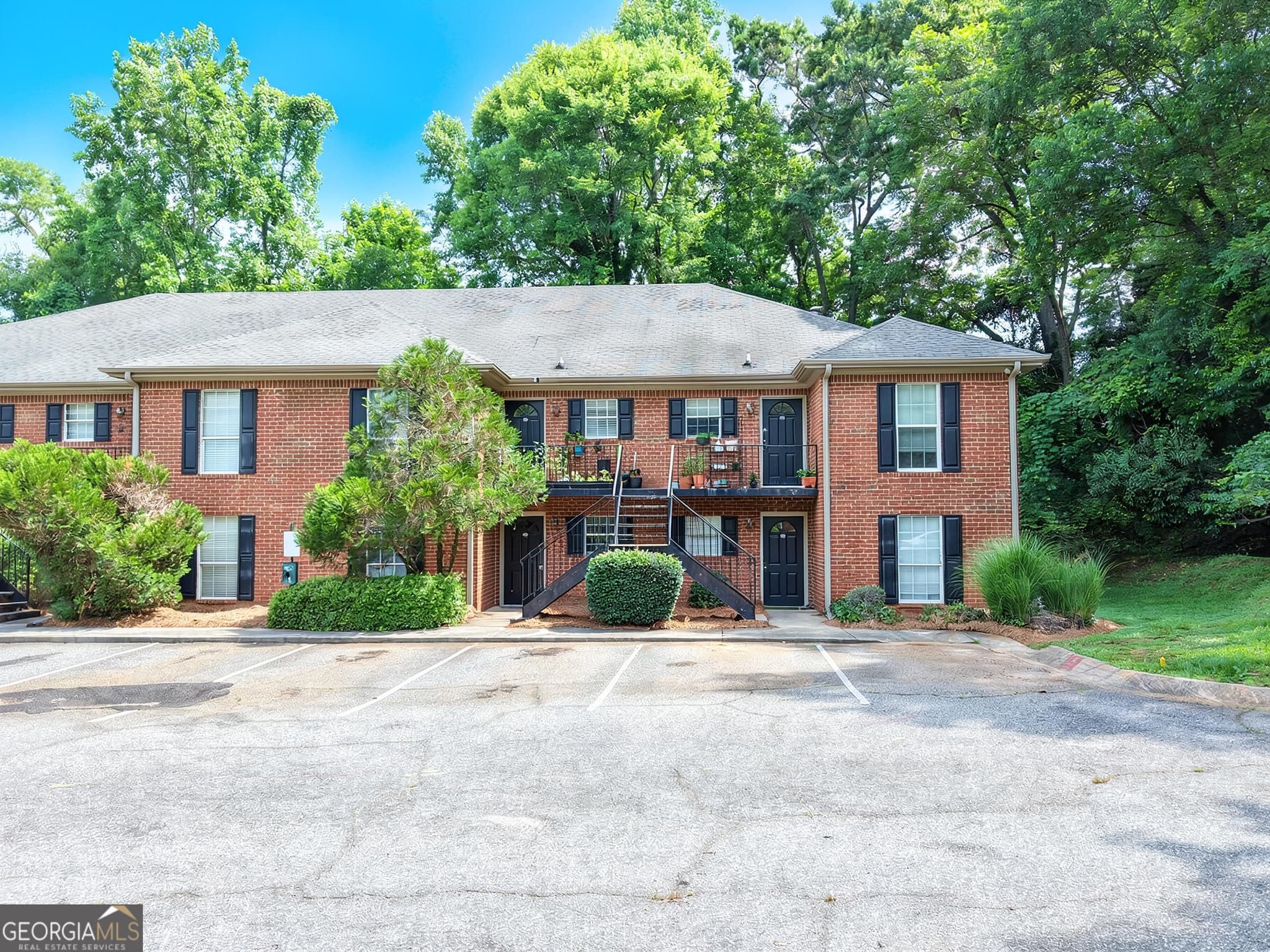 2 bedroom, 2 bathroom, 972 sq ft condominium sold at 1055 Baxter Street 306, Athens, GA 30606
