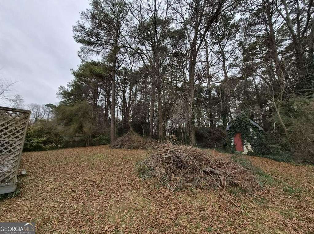 3 bedroom, 1 bathroom single family residence for sale at 6203 Castlewood Drive, Morrow, GA 30260 — photo 6