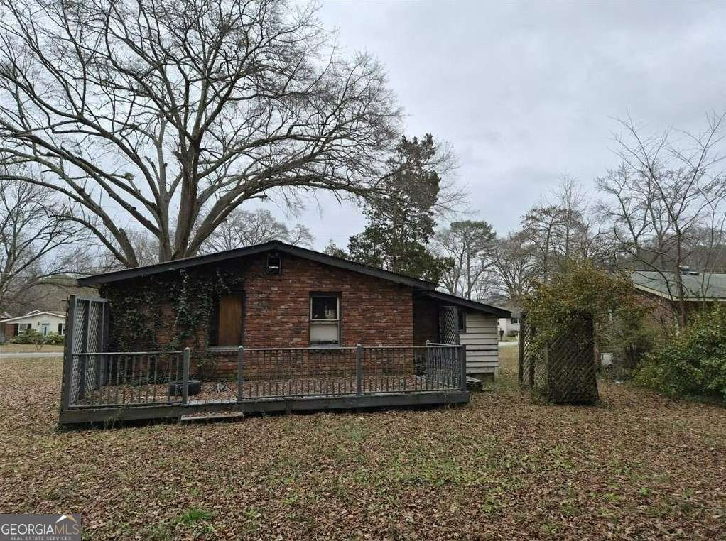 3 bedroom, 1 bathroom single family residence for sale at 6203 Castlewood Drive, Morrow, GA 30260 — photo 4
