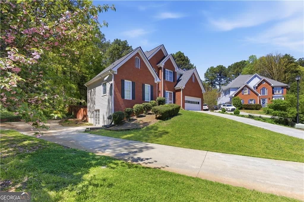 8 bedroom, 3.5 bathroom, 5,739 sq ft single family residence for sale at 2255 Pinehaven Court, Grayson, GA 30017 — photo 3