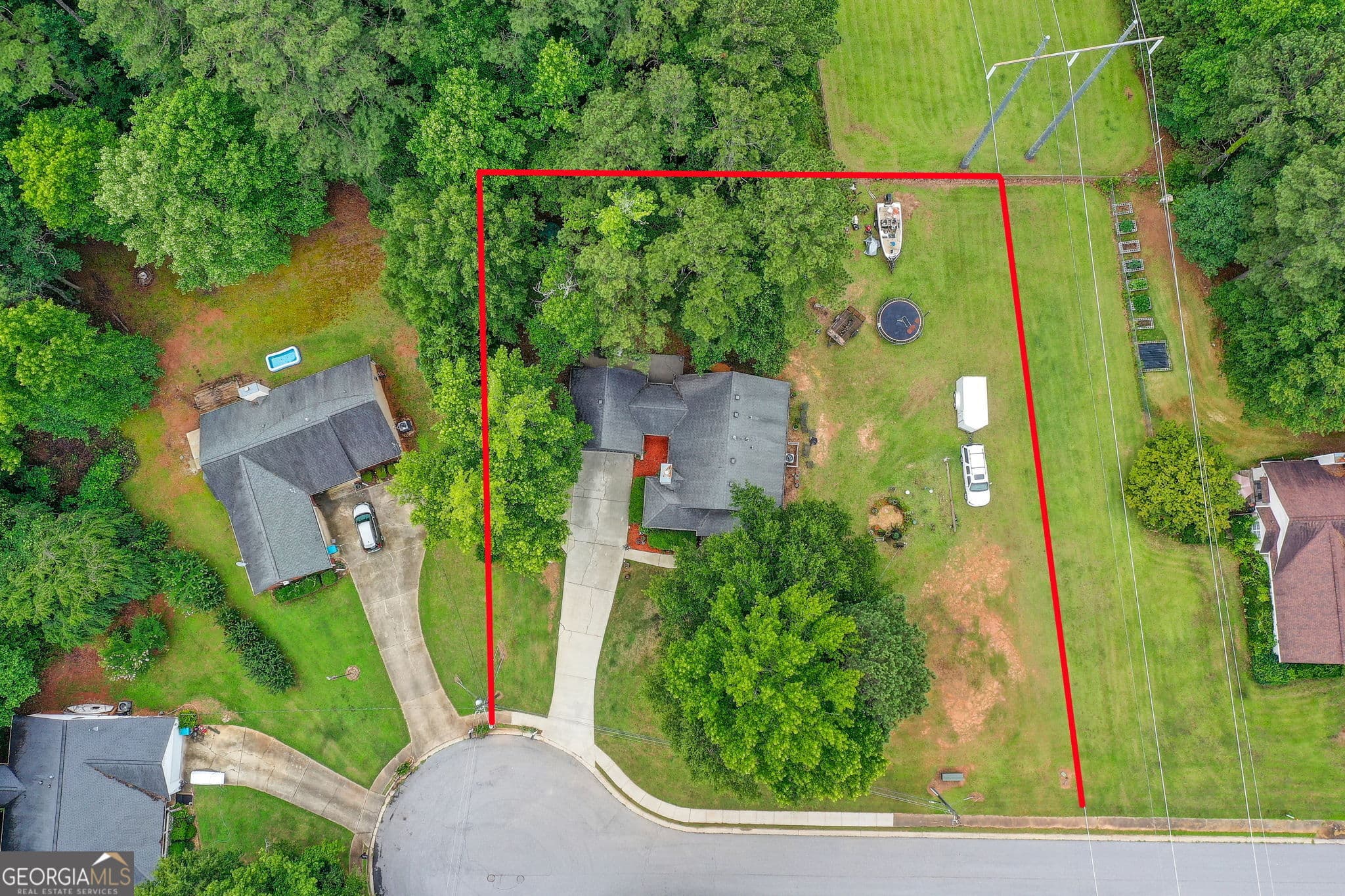 3 bedroom, 2 bathroom, 1,312 sq ft single family residence for sale at 204 Crystal Court, Hampton, GA 30228 — photo 2