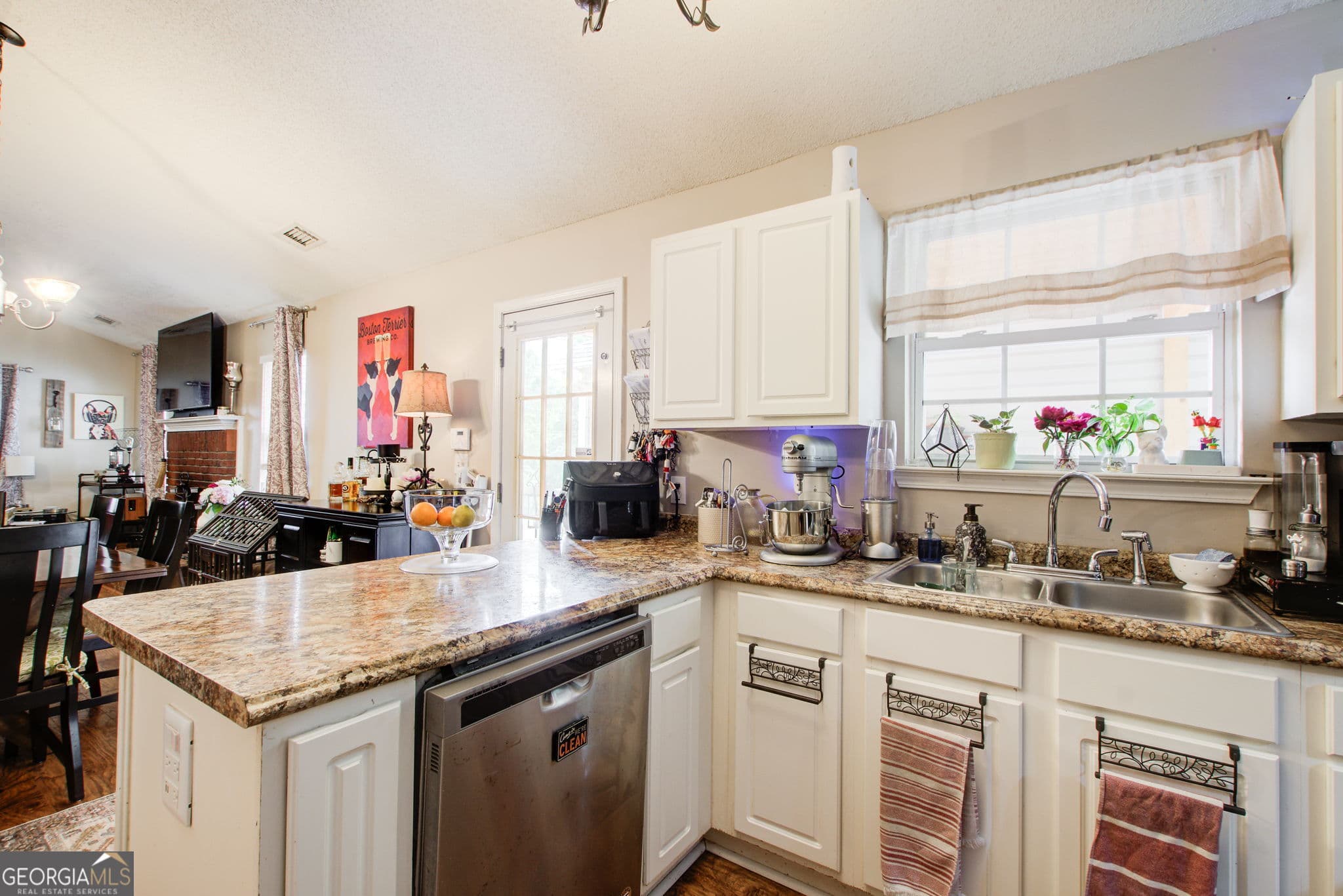 3 bedroom, 2 bathroom, 1,312 sq ft single family residence for sale at 204 Crystal Court, Hampton, GA 30228 — photo 9