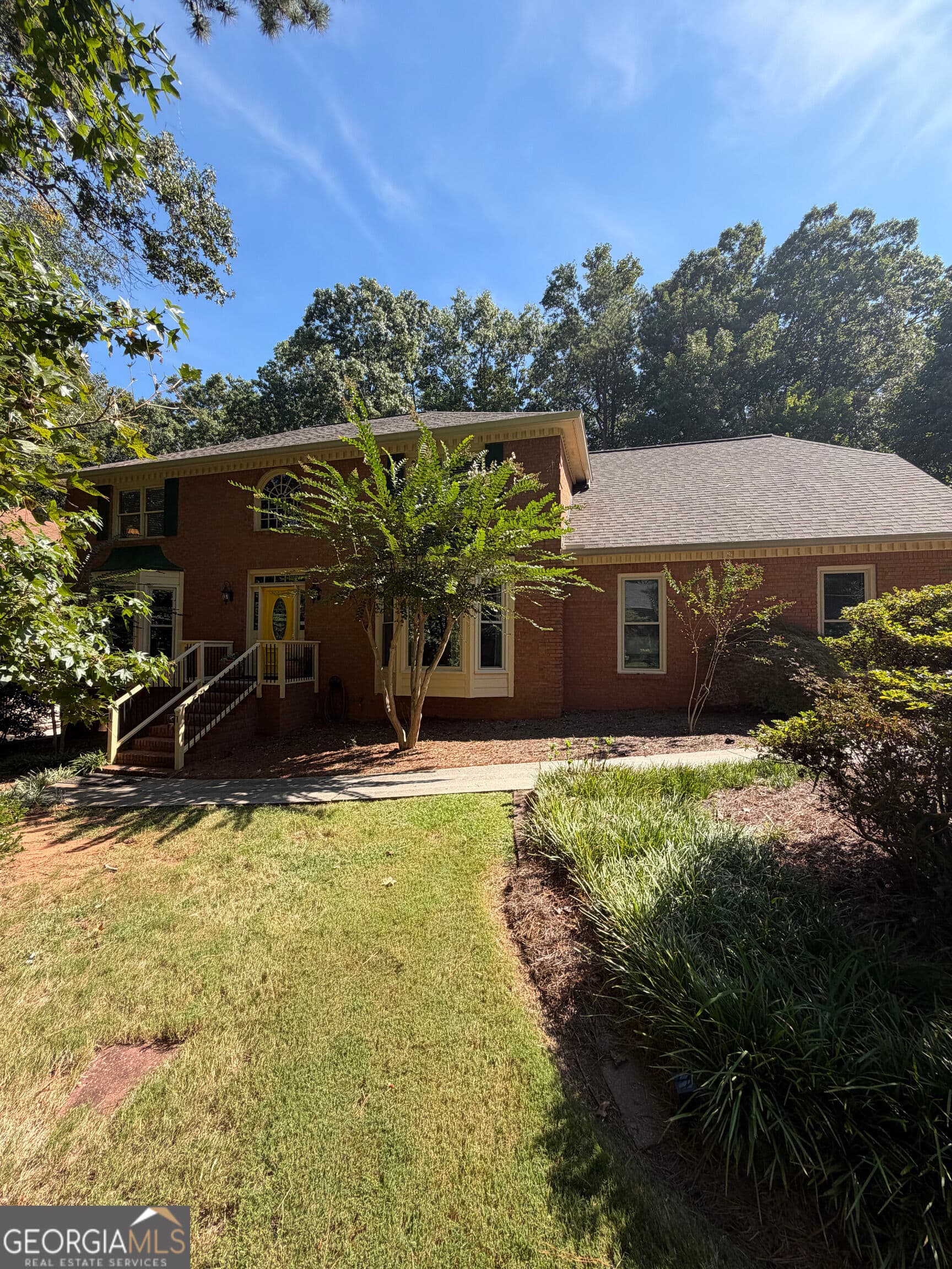 4 bedroom, 2.5 bathroom, 3,414 sq ft single family residence for sale at 2722 Innsbruck Lane, Marietta, GA 30062 — photo 2