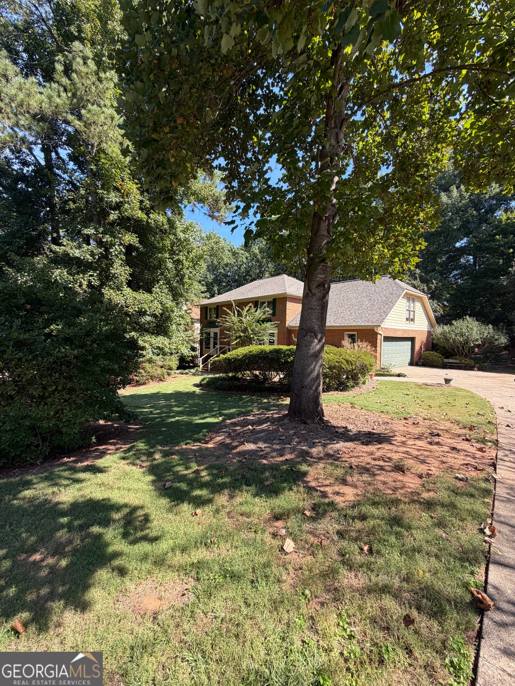 4 bedroom, 2.5 bathroom, 3,414 sq ft single family residence for sale at 2722 Innsbruck Lane, Marietta, GA 30062 — photo 1 of 40
