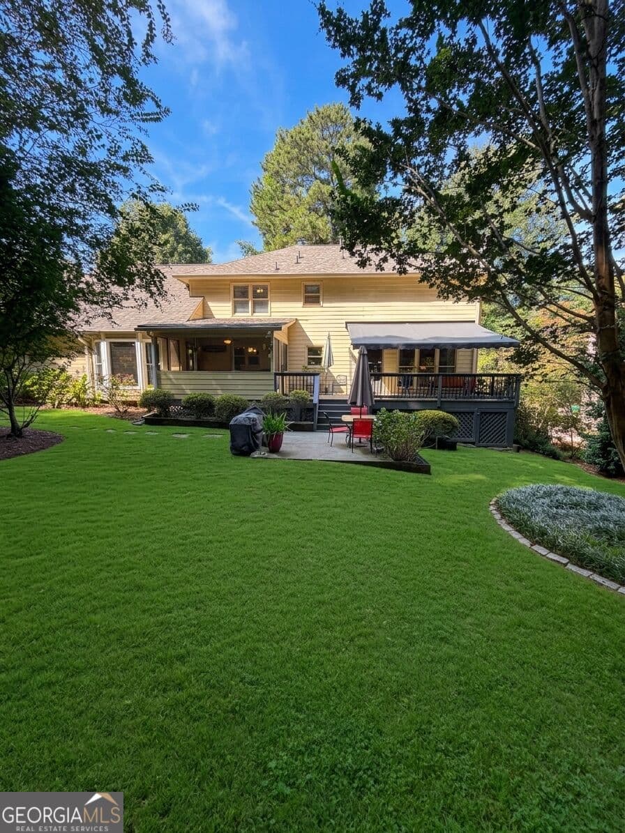 4 bedroom, 2.5 bathroom, 3,414 sq ft single family residence for sale at 2722 Innsbruck Lane, Marietta, GA 30062 — photo 5