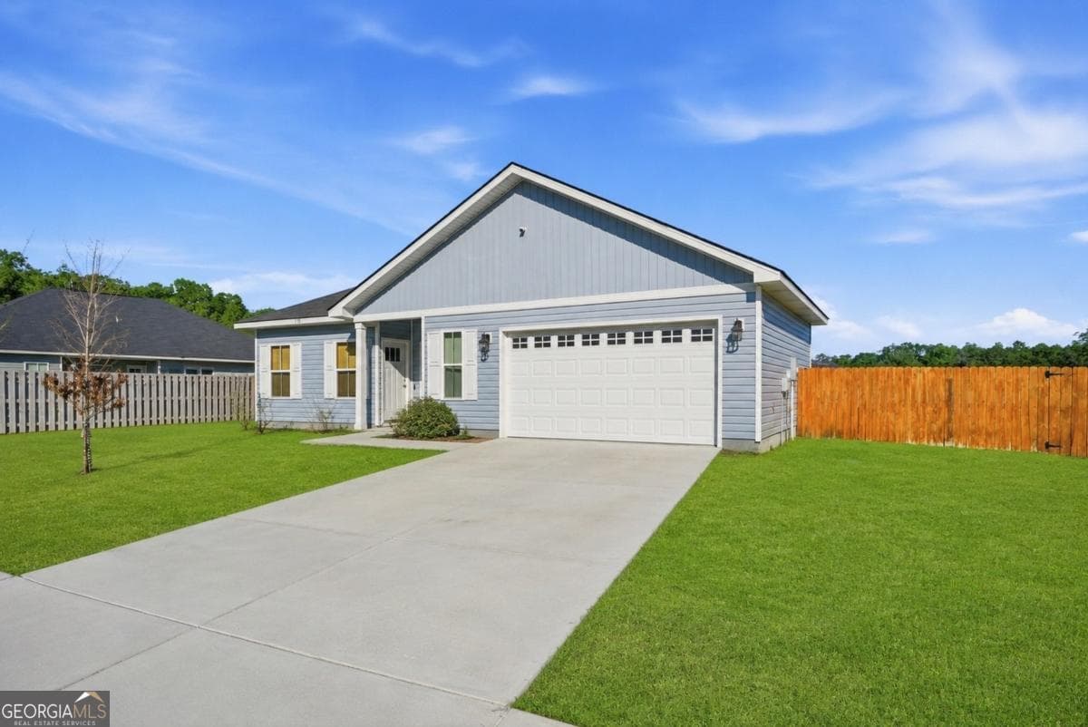 3 bedroom, 2 bathroom, 1,332 sq ft single family residence for sale at 138 Cherokee Oaks Crossing, Hinesville, GA 31313 — photo 2