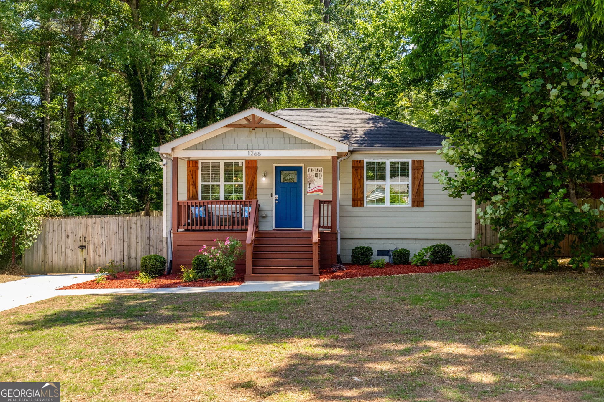 3 bedroom, 2 bathroom, 1,650 sq ft single family residence sold at 1266 Almont Drive, Atlanta, GA 30310