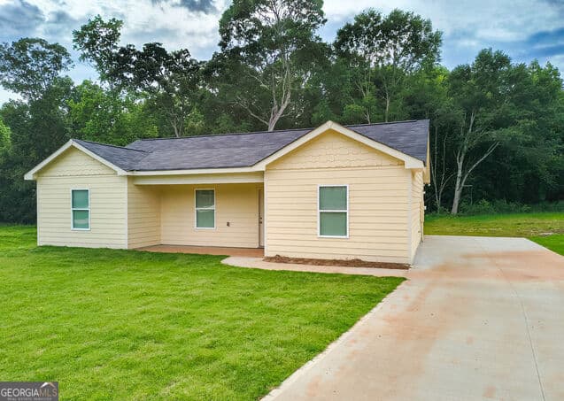 3 bedroom, 2 bathroom, 1,400 sq ft single family residence for rent at 114 Lyla Lane, Canon, GA 30520 for $2,000 a month