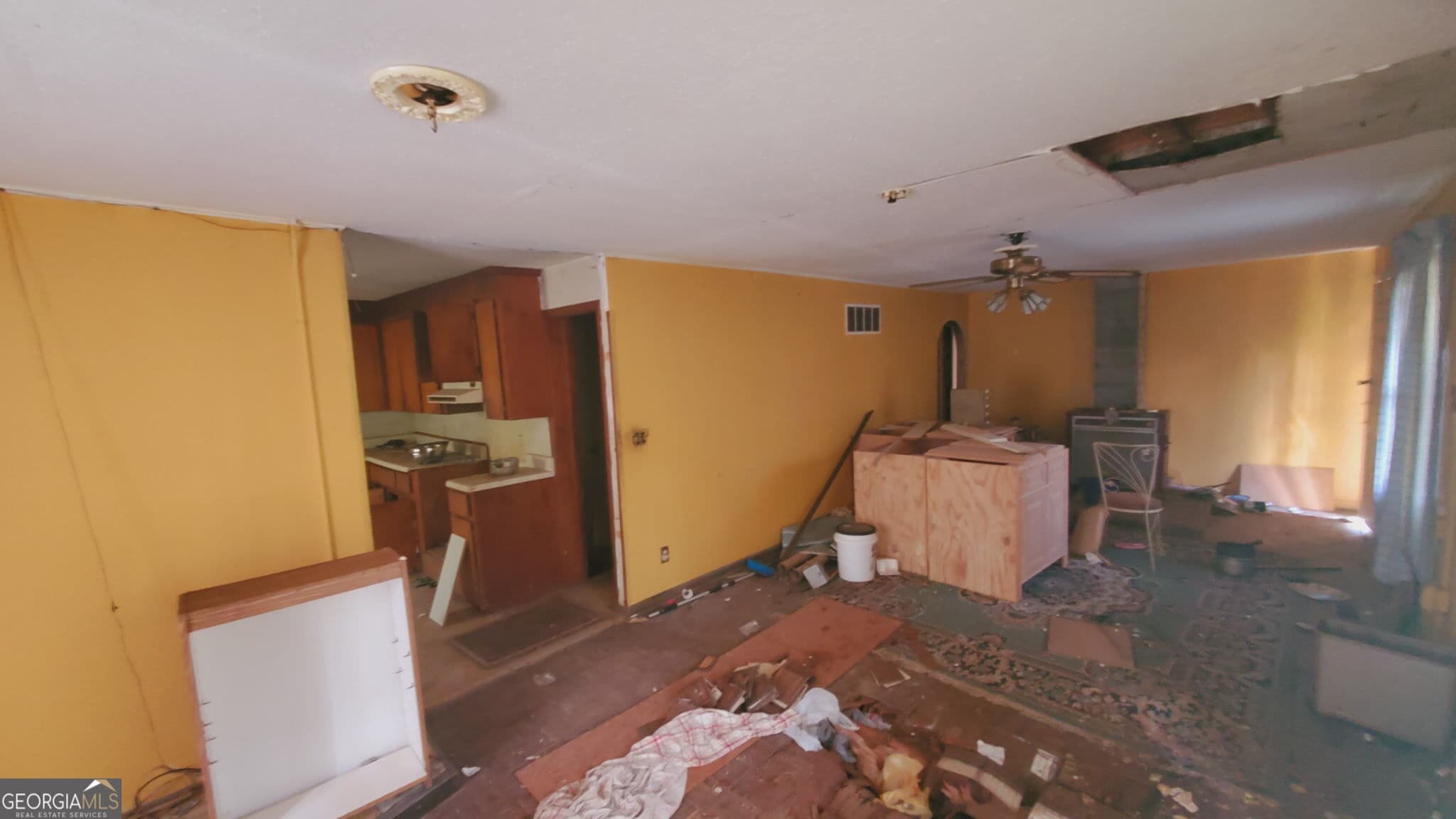 3 bedroom, 3 bathroom single family residence for sale at 1301 Lakeview Drive, Macon, GA 31206 — photo 9