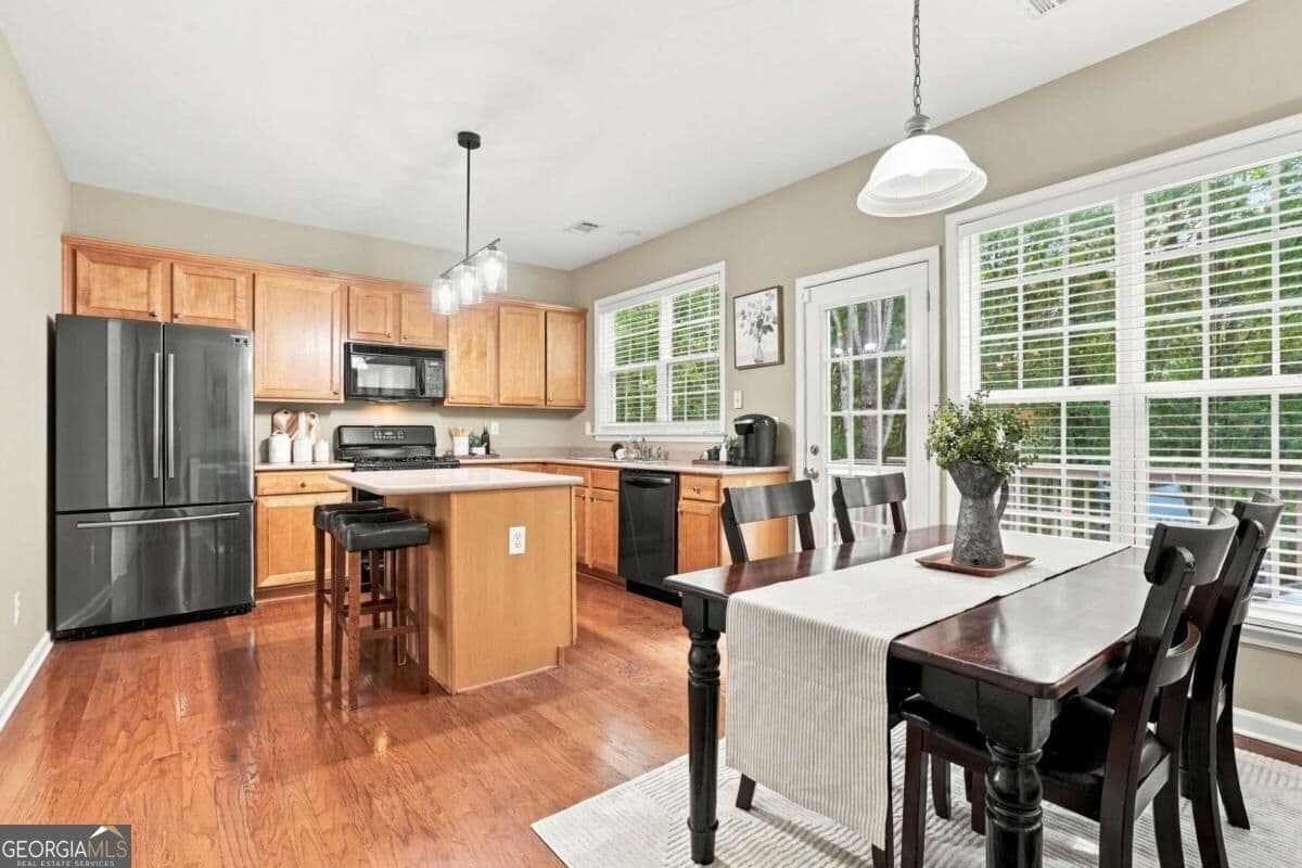 3 bedroom, 2.5 bathroom, 2,072 sq ft single family residence for sale at 3785 Elder Field Lane, Cumming, GA 30040 — photo 7