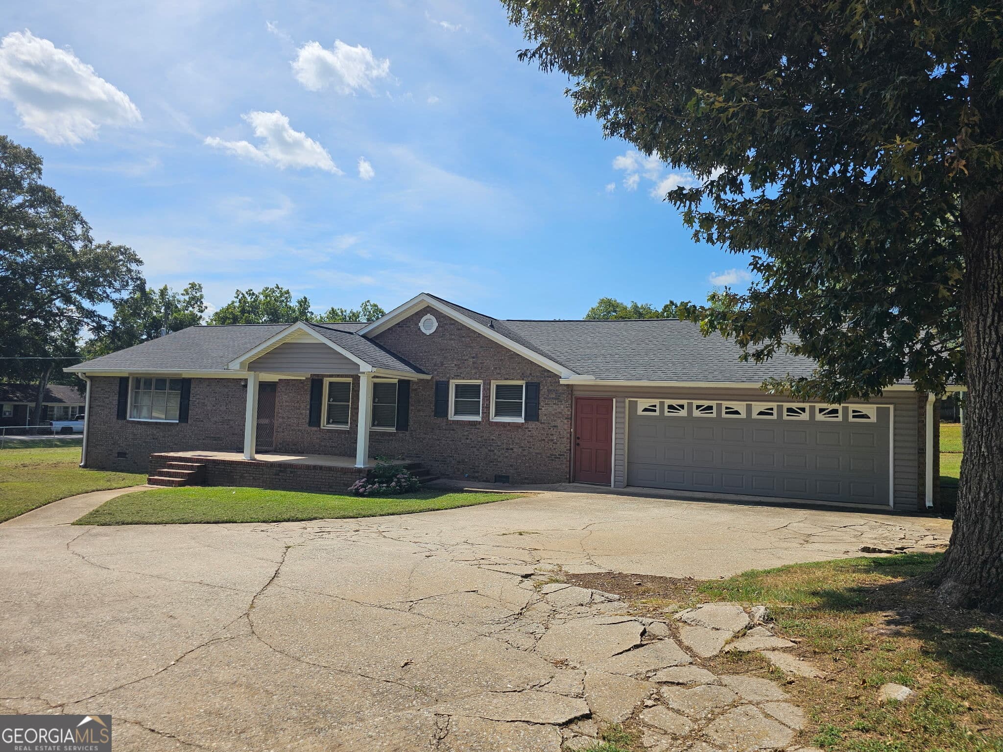 3 bedroom, 2 bathroom, 1,767 sq ft single family residence for rent at 372 Smith Street, Hartwell, GA 30643 for $2,000 a month — photo 4
