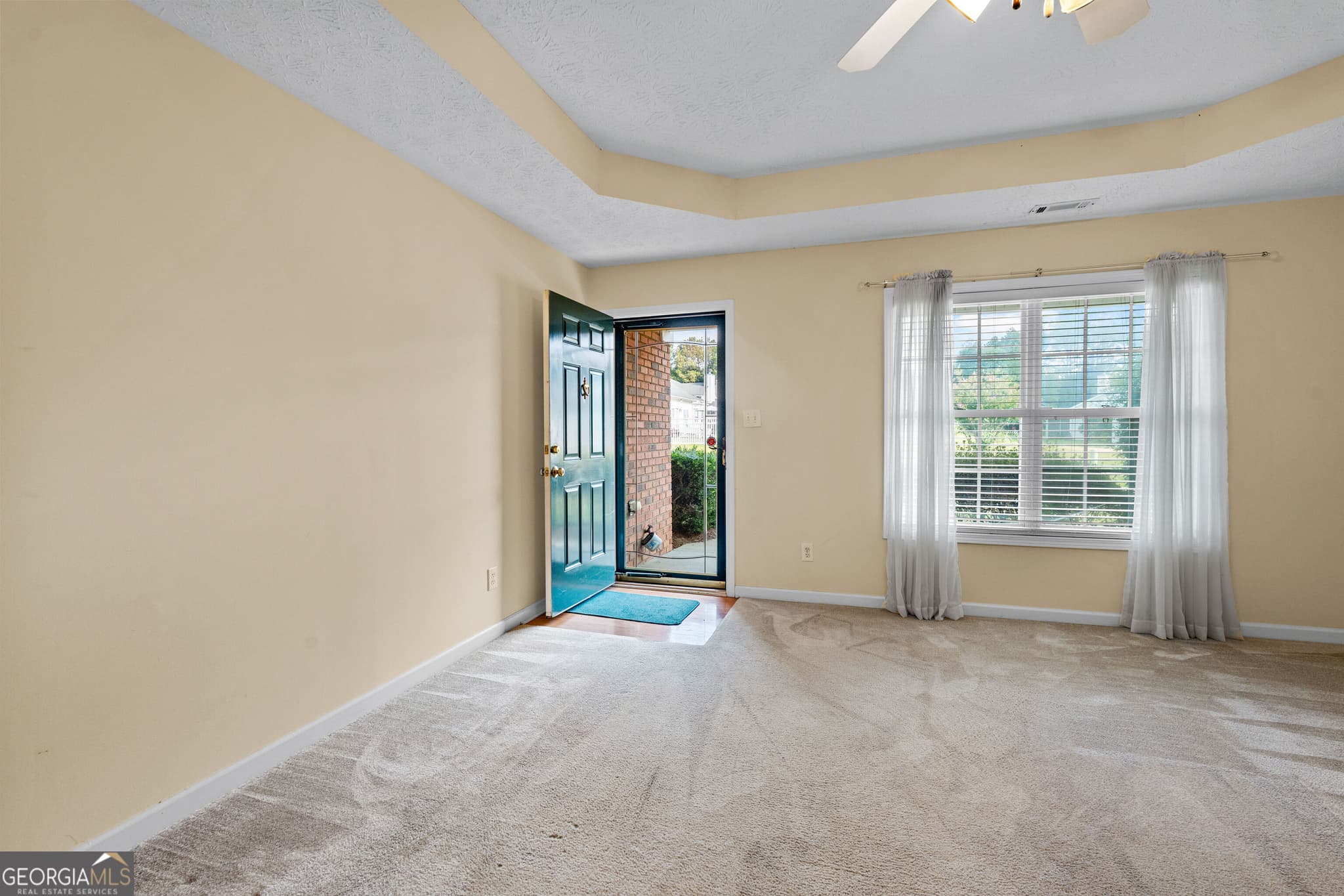 2 bedroom, 2 bathroom, 1,364 sq ft single family residence for sale at 270 Autumn Glen Circle, Fayetteville, GA 30215 — photo 6