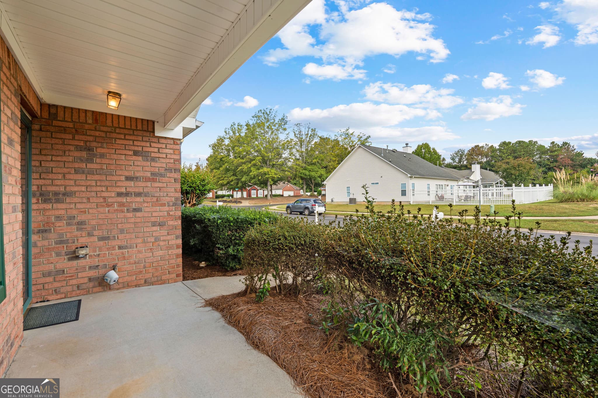 2 bedroom, 2 bathroom, 1,364 sq ft single family residence for sale at 270 Autumn Glen Circle, Fayetteville, GA 30215 — photo 5