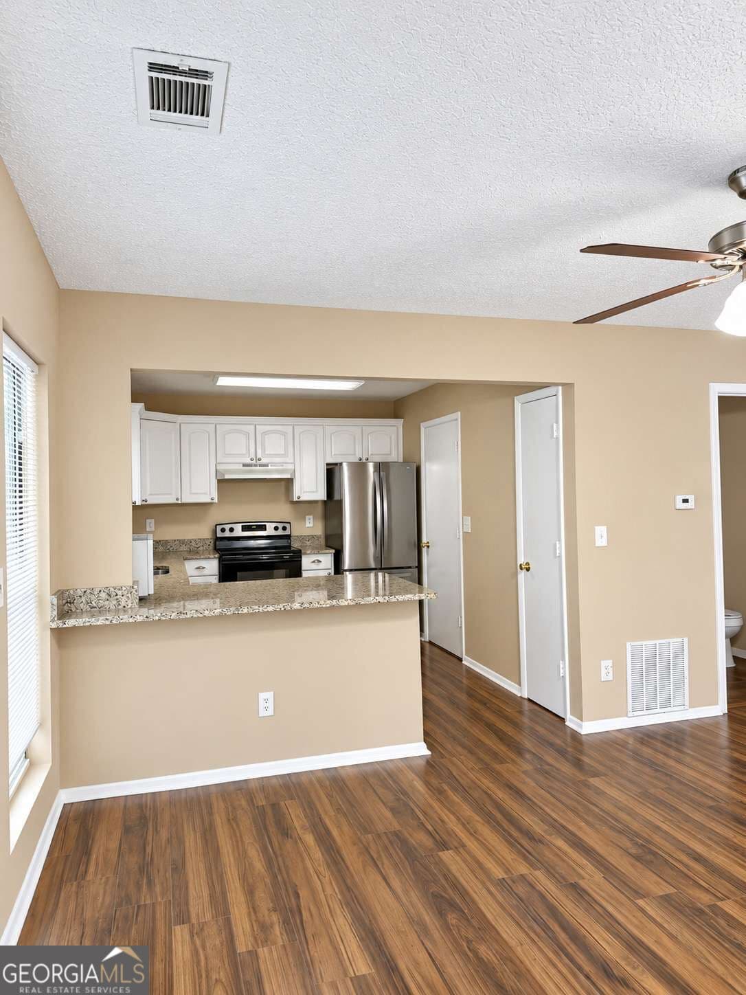 3 bedroom, 2.5 bathroom, 1,528 sq ft single family residence for sale at 821 Hampton Hill Court, Lawrenceville, GA 30044 — photo 7