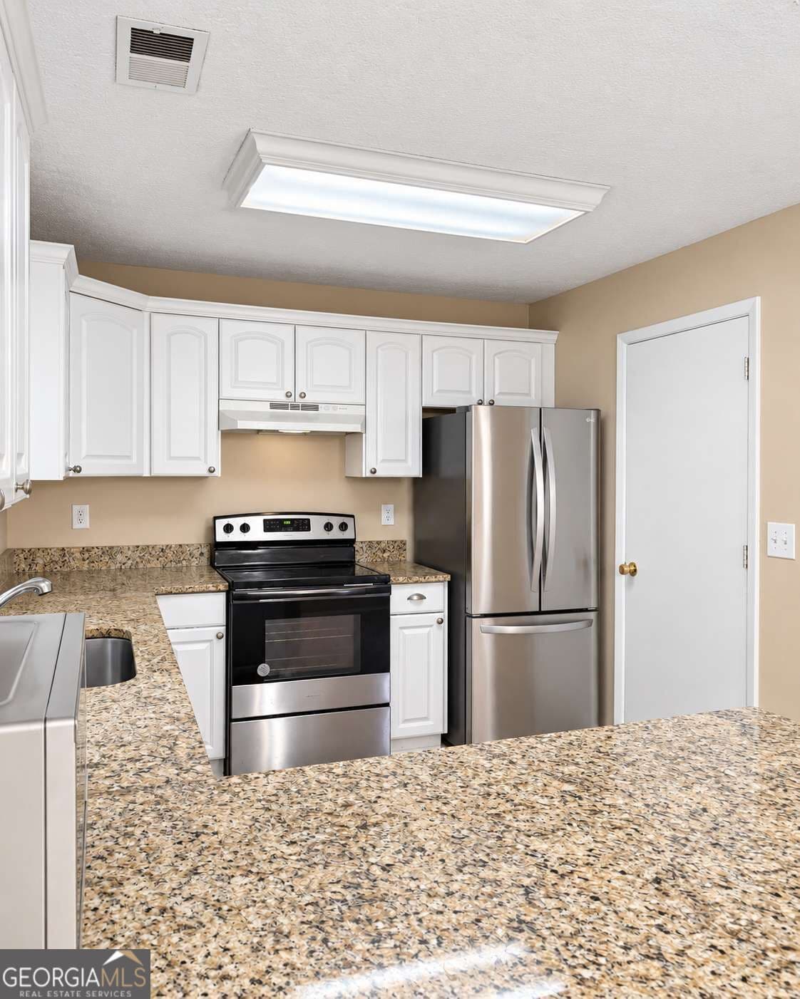 3 bedroom, 2.5 bathroom, 1,528 sq ft single family residence for sale at 821 Hampton Hill Court, Lawrenceville, GA 30044 — photo 8