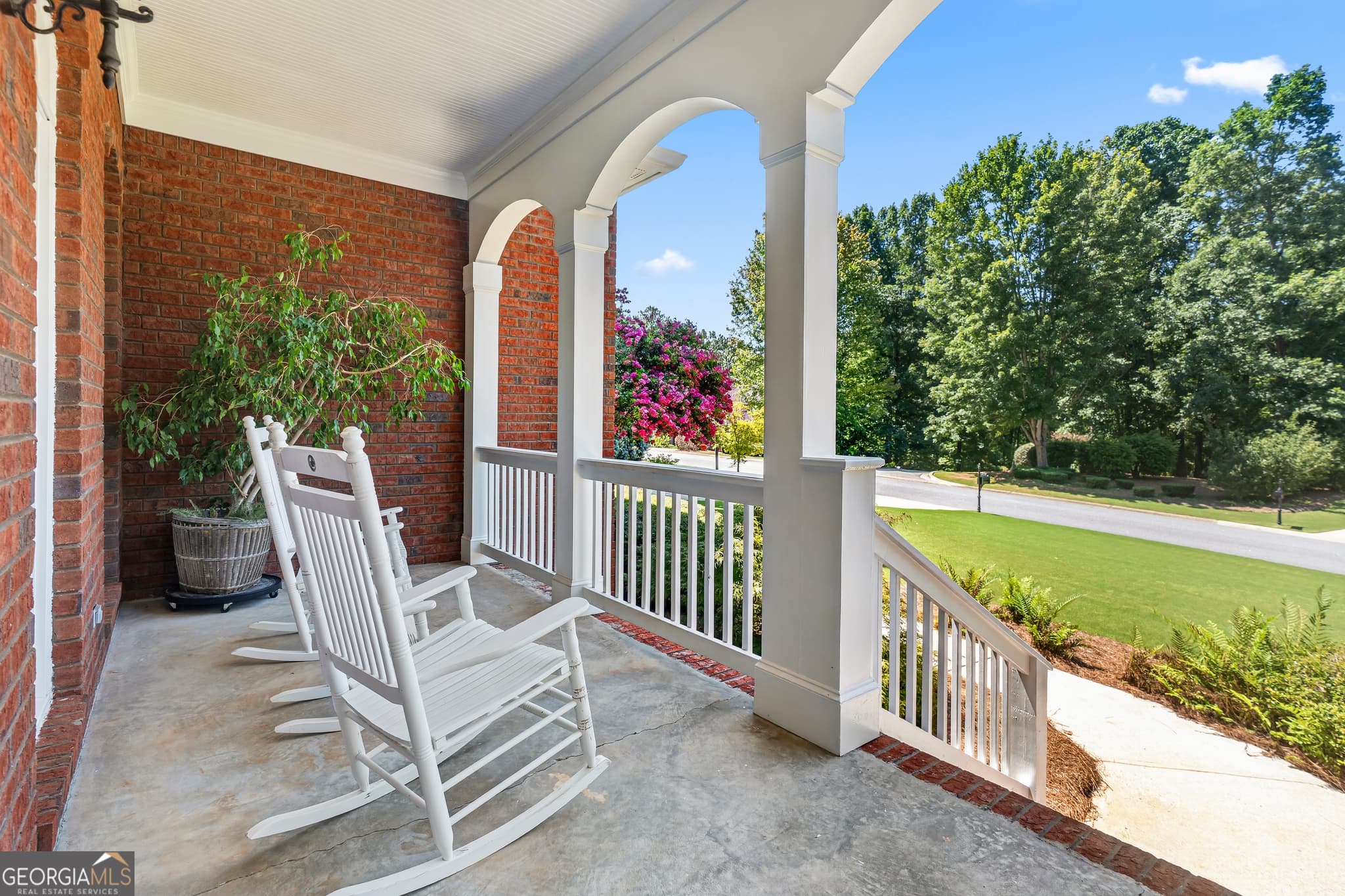 4 bedroom, 3.5 bathroom, 2,873 sq ft single family residence for sale at 1041 Spring Lake Drive, Bishop, GA 30621 — photo 4