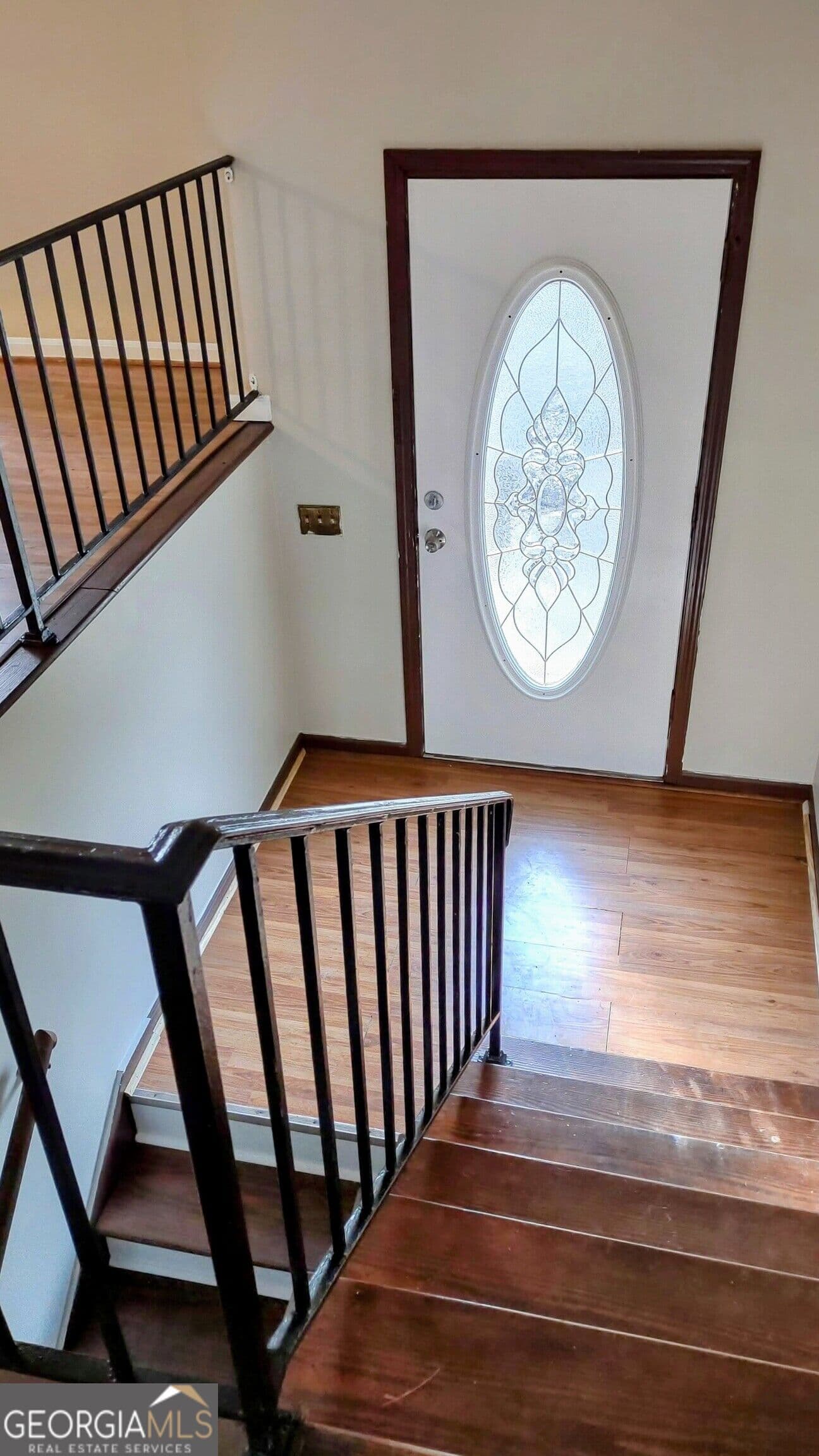 4 bedroom, 2.5 bathroom, 2,460 sq ft single family residence for sale at 401 Pineburr Lane, Stone Mountain, GA 30087 — photo 2