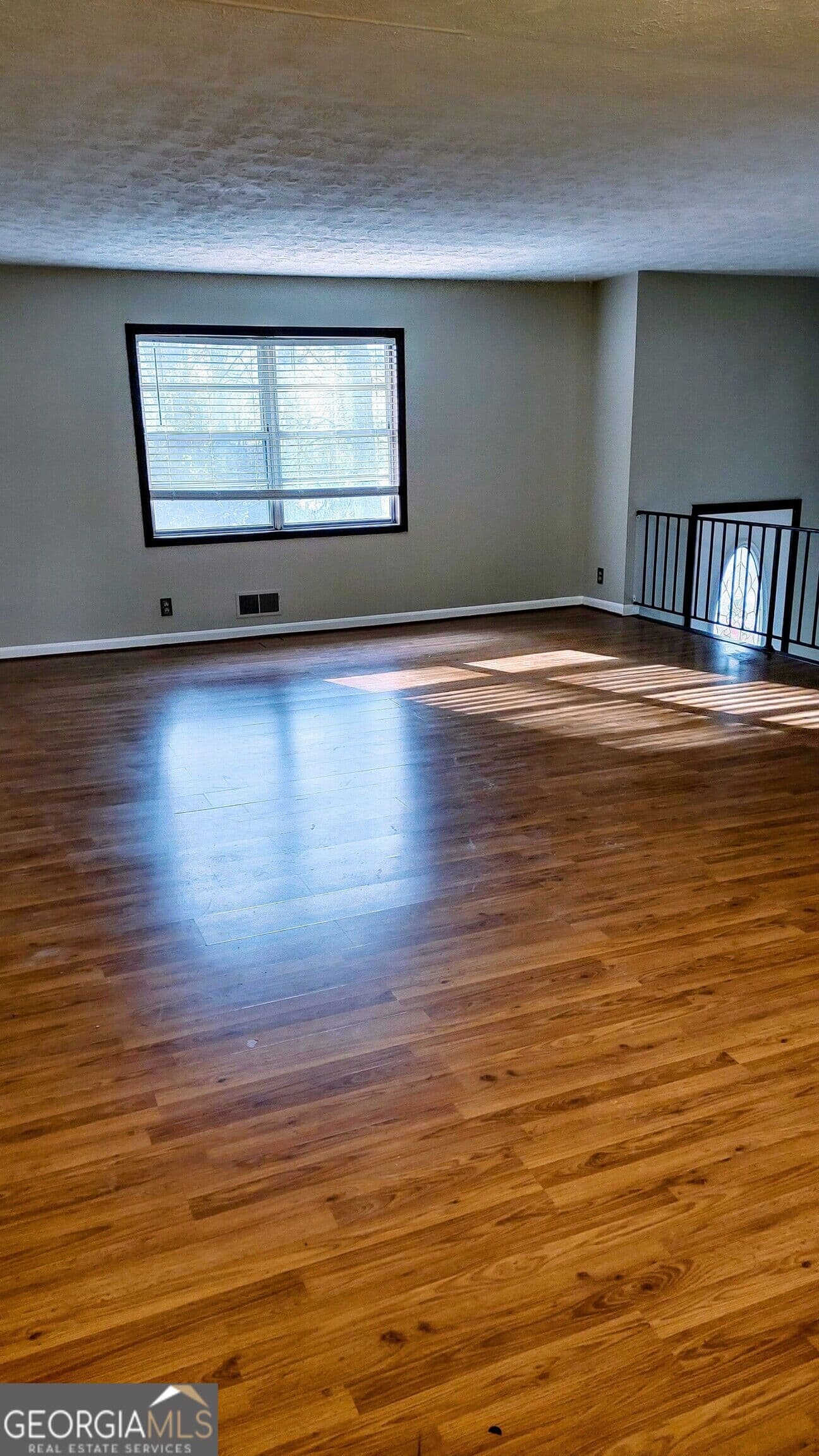 4 bedroom, 2.5 bathroom, 2,460 sq ft single family residence for sale at 401 Pineburr Lane, Stone Mountain, GA 30087 — photo 5