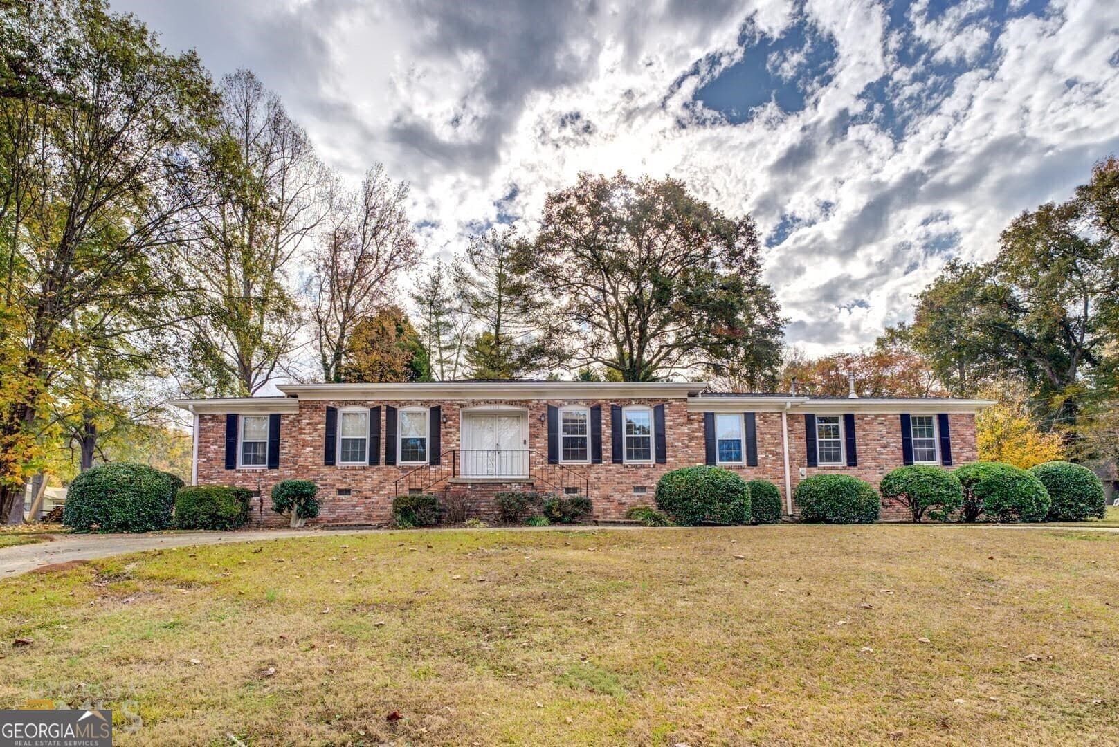 3 bedroom, 2 bathroom, 1,445 sq ft single family residence for sale at 7111 Indian Creek Circle, Covington, GA 30014 — photo 2