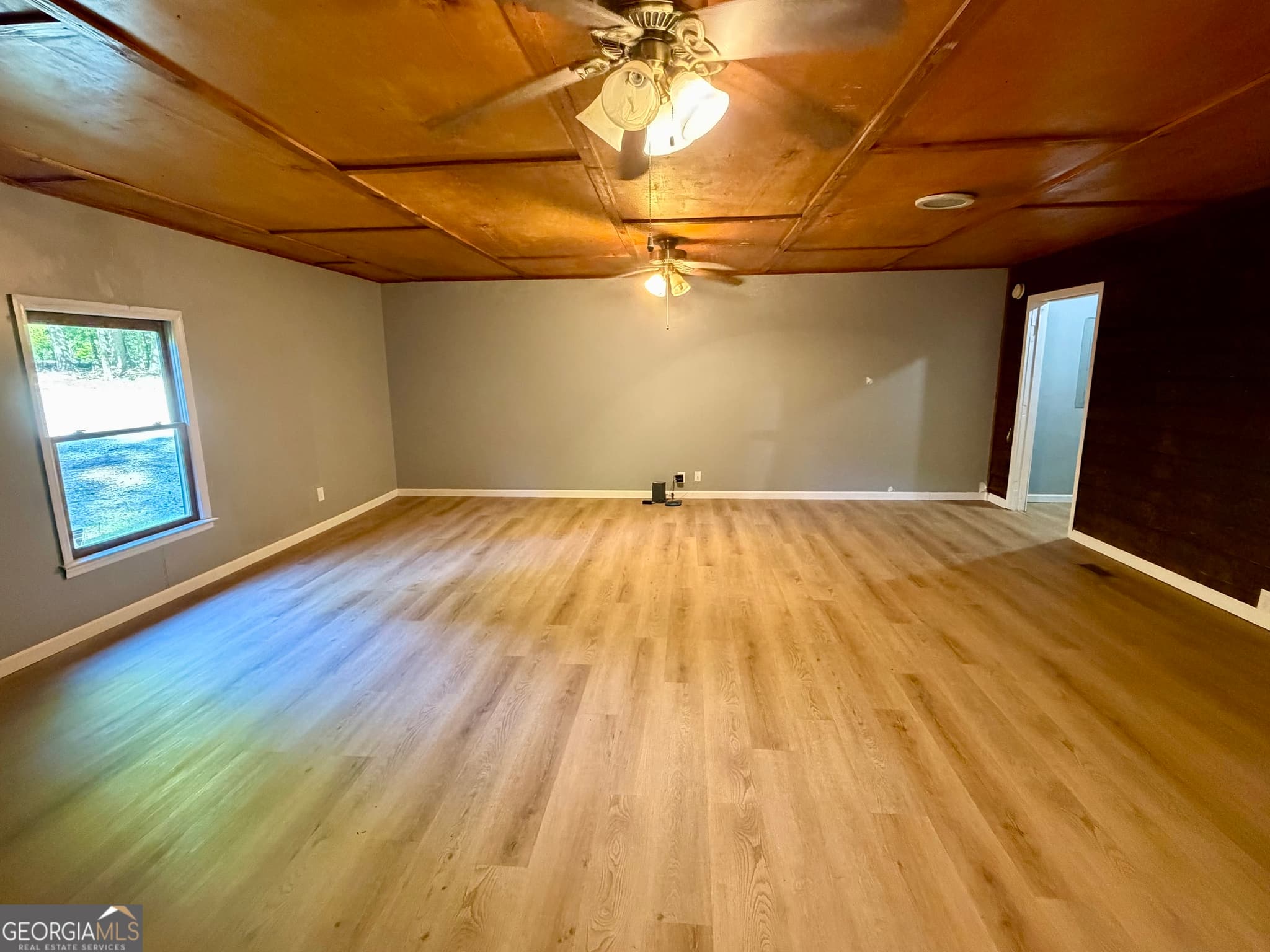 3 bedroom, 2 bathroom, 2,005 sq ft single family residence for sale at 221 Oak Valley Drive, Macon, GA 31217 — photo 7