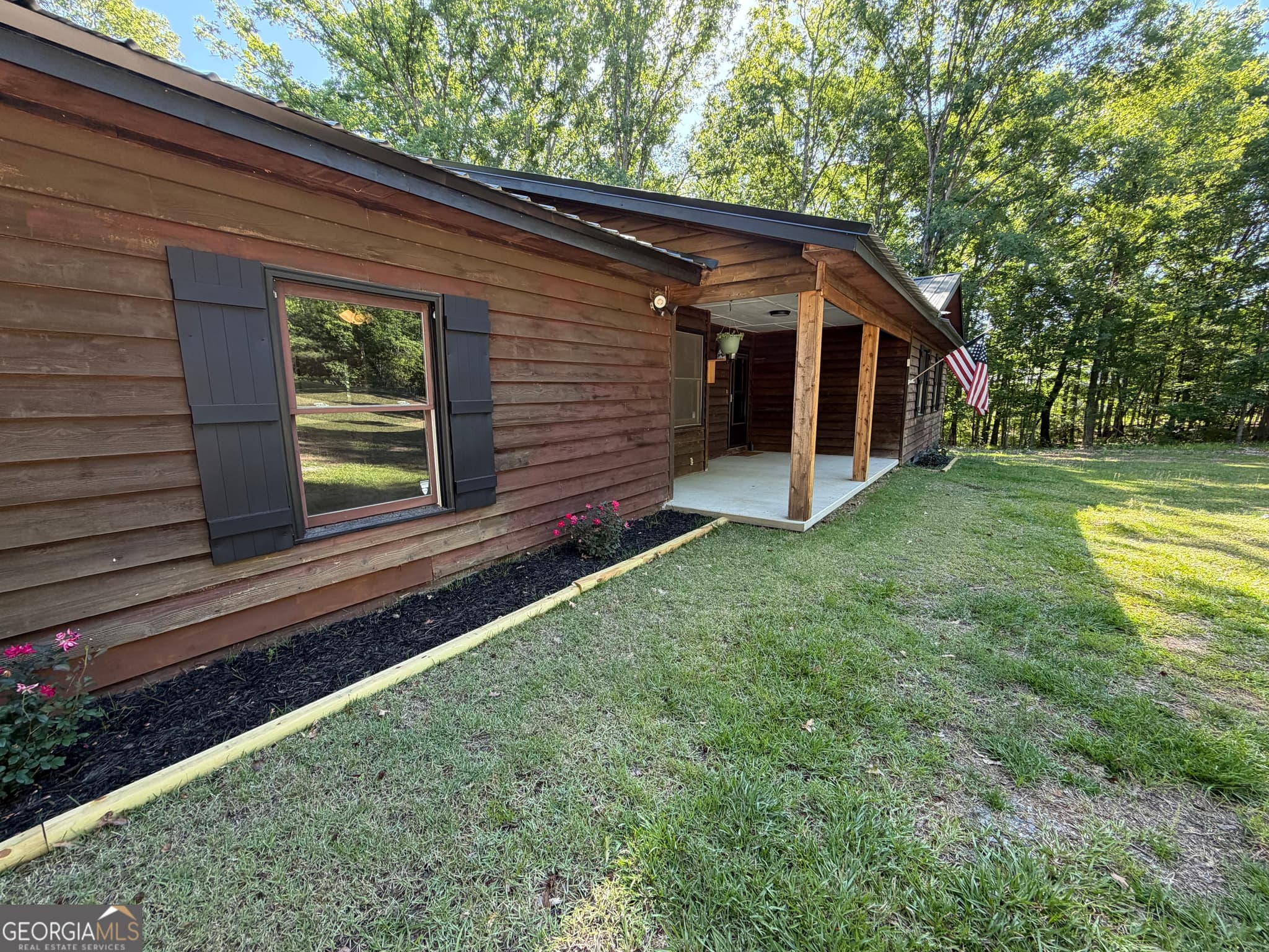 3 bedroom, 2 bathroom, 2,005 sq ft single family residence for sale at 221 Oak Valley Drive, Macon, GA 31217 — photo 3