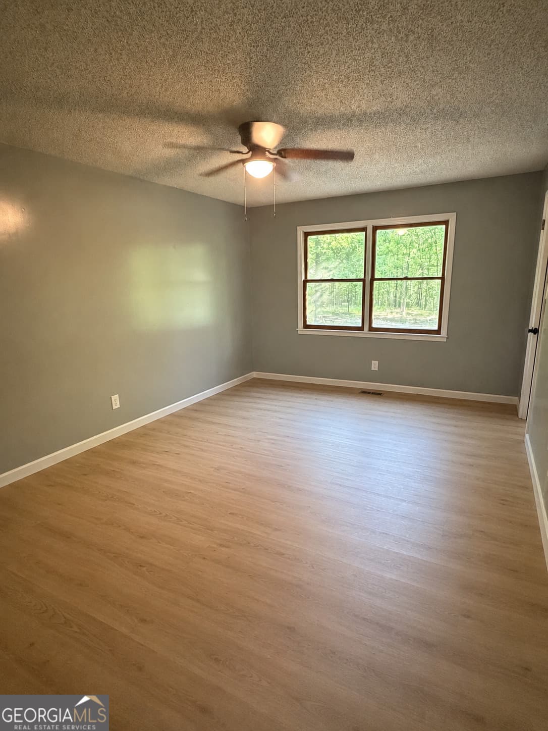 3 bedroom, 2 bathroom, 2,005 sq ft single family residence for sale at 221 Oak Valley Drive, Macon, GA 31217 — photo 10